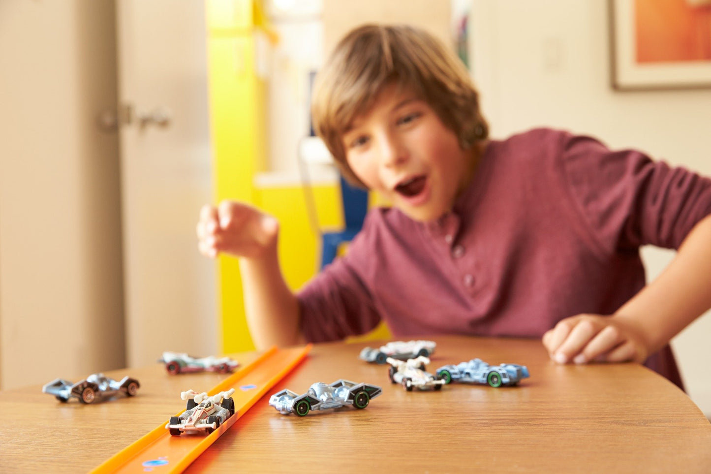 Hot Wheels Star Wars Classic Luke's X-Wing Carship Vehicle