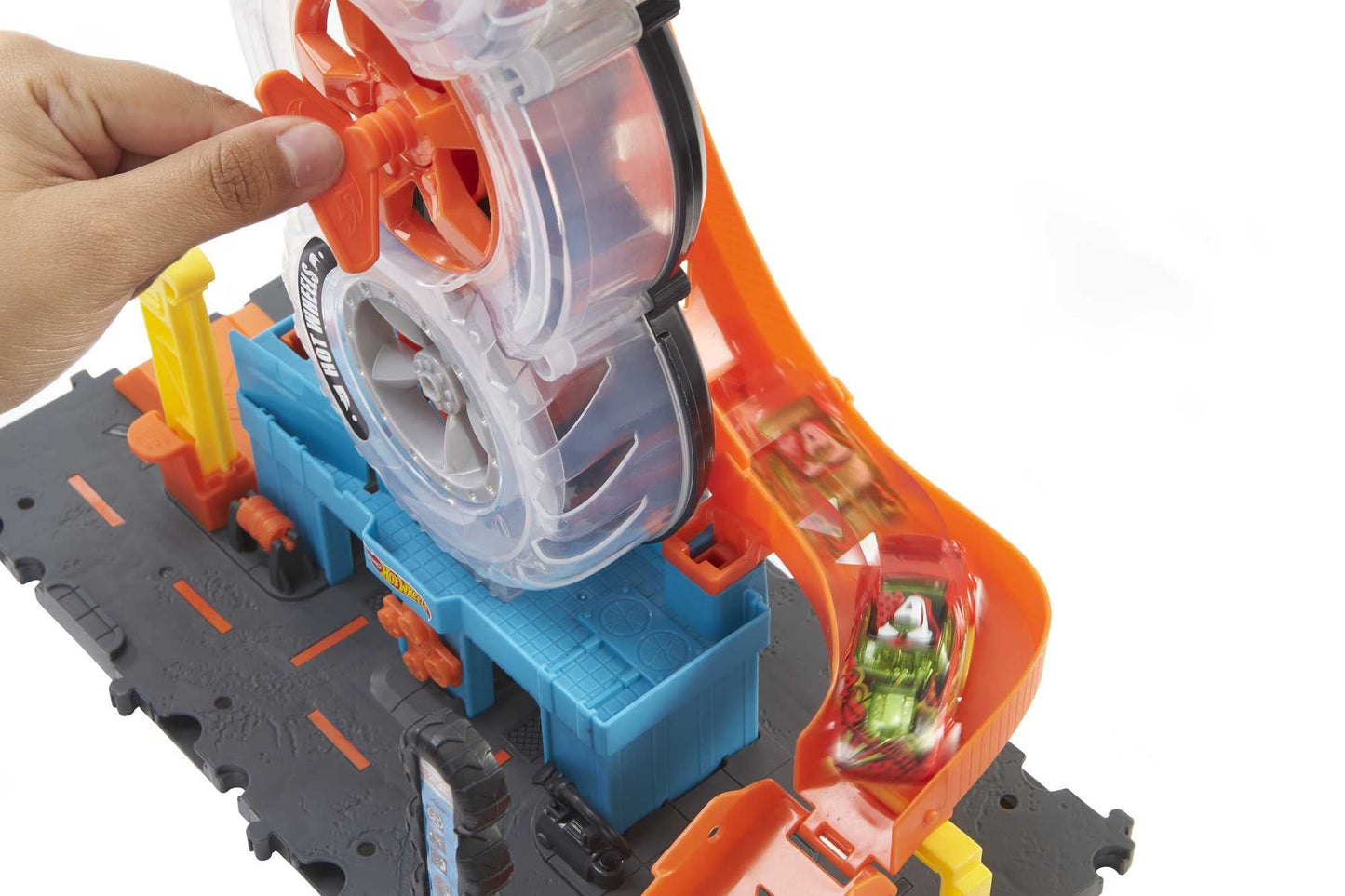 Hot Wheels City Super Twist Tire Shop Playset, Spin The Key to Make Cars Travel Through The Tires, Includes 1 Car, Gift for Kids 4 to 8 Years Old…