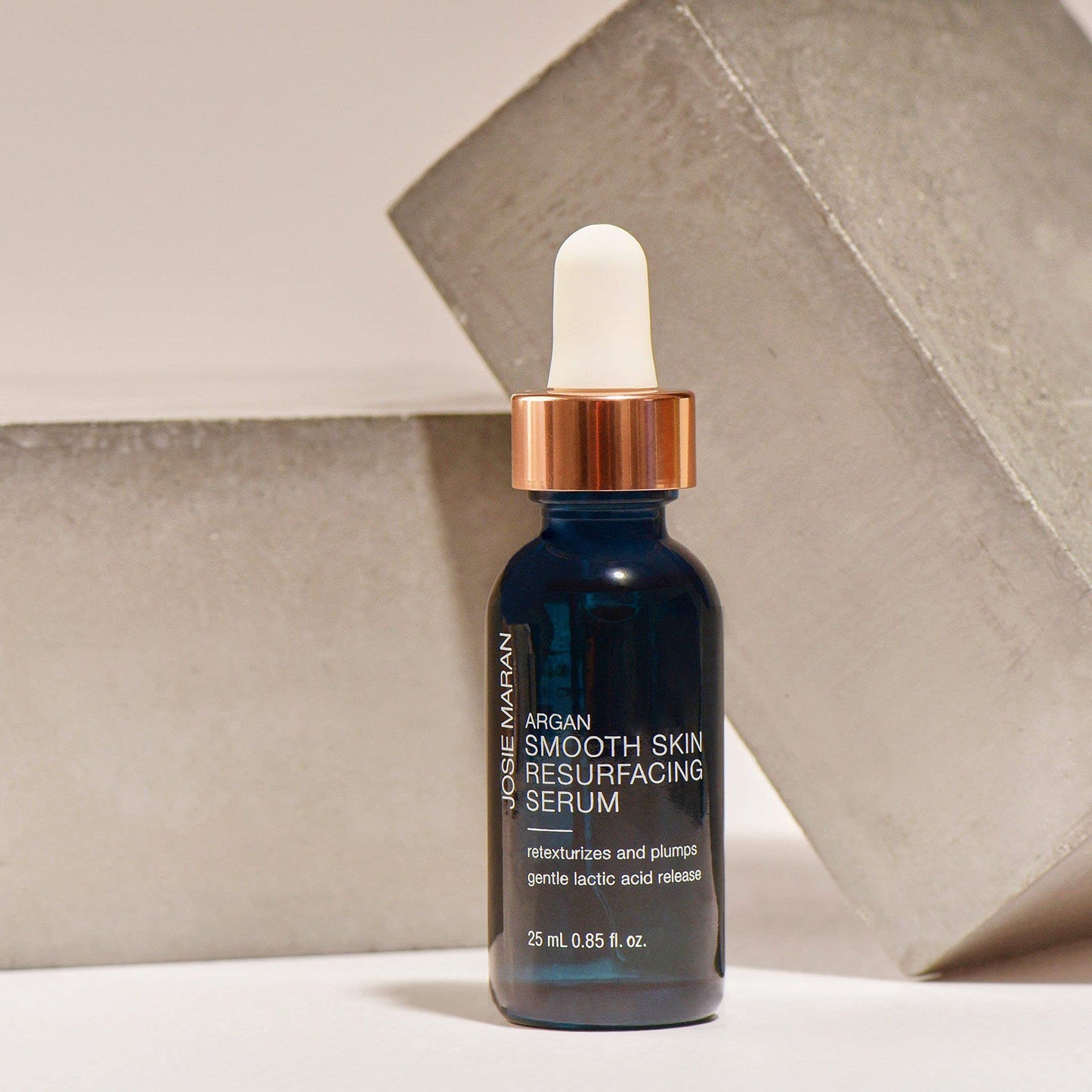 Josie Maran Argan Smooth Skin Resurfacing Serum - Visably Smoother Complexion (25 mL | 0.85 ﬂ. oz.)