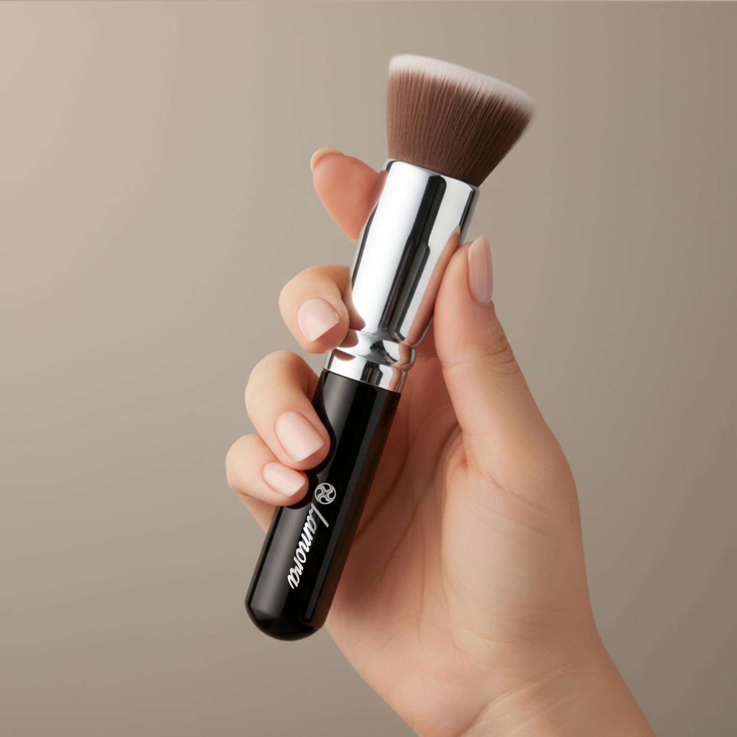 Lamora Makeup Brush Foundation Kabuki - Flat Top Face Brush for Liquid, Cream, and Powder Cosmetics - Full Coverage Blending, Buffing, Stippling