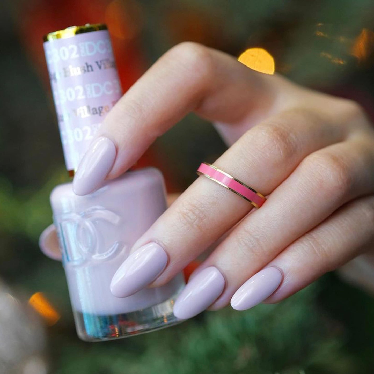 DND DC Gel Polish Set, Beige Nude Collection, UV/LED Gel Polish and Air Dry Nail Lacquer, Matching Chip-Free Polish Duo, 302 Blush Village, 0.5 Fl Oz