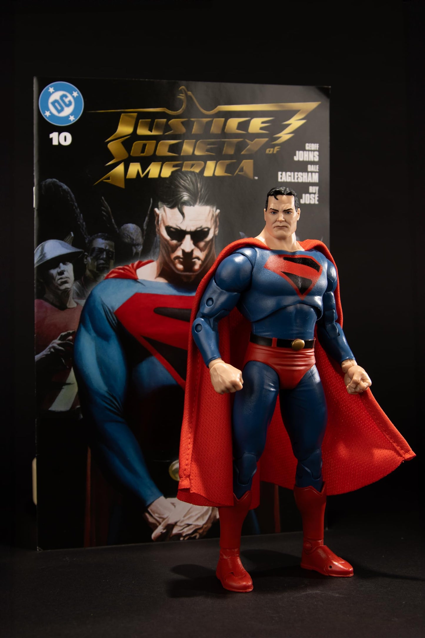 McFarlane Toys - DC Direct Page Punchers Superman (Kingdom Come) 7in Figure with Comic