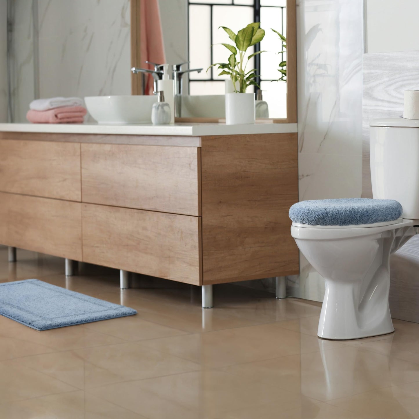 TOWN & COUNTRY EVERYDAY Ultra Plush Solid Tufted Border Bath Mat, Soft and Absorbent Tufted Floor Mat, Non-Slip Backing, Machine Washable, Blue…