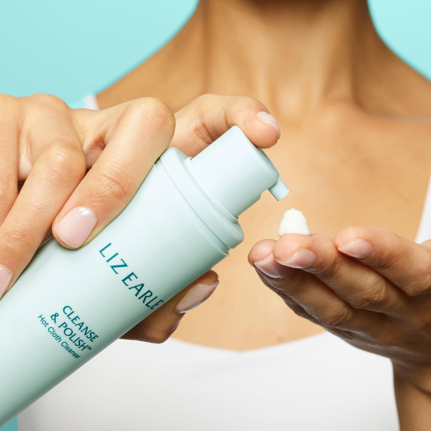 Liz Earle Cleanse & Polish Hot Cloth Face Wash - Gentle Facial Cleanser & Exfoliating Cotton Cloth - Boosts Hydration and Reveals Instant Radiance