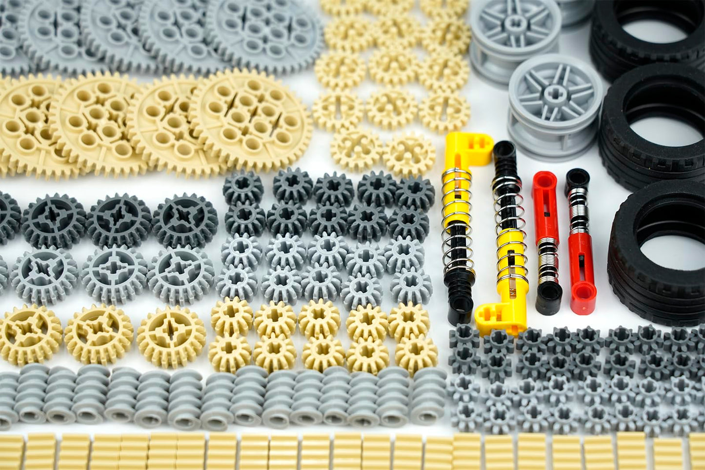 Gears and Wheels Axles Kits Sets, Compatible with Technical Parts Pieces, 652pcs Car Bulk Parts Engine Kit Building Blocks Accessories Children Toys