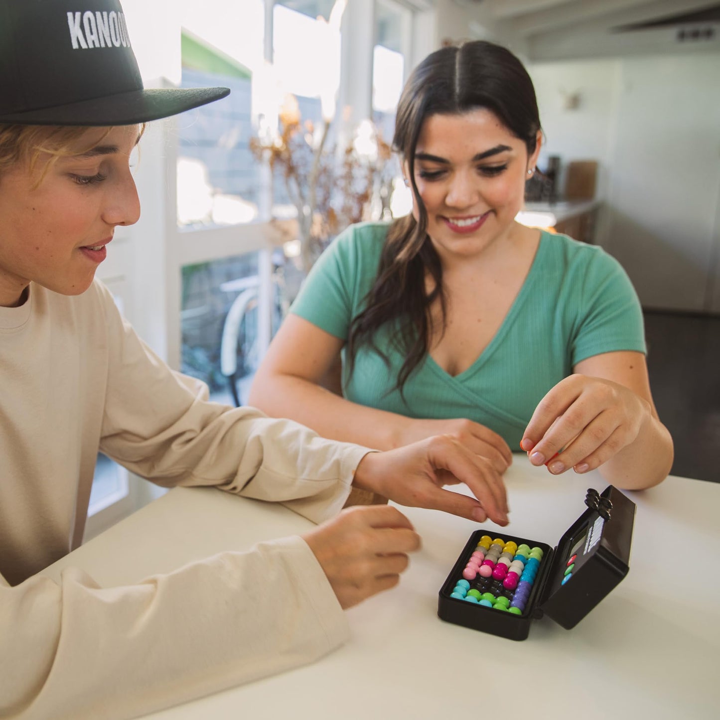 Educational Insights Kanoodle Ultimate Champion – 3D Brain Teaser Puzzle with Timer, Handheld Travel Game for Kids, Teens & Adults Ages 7+