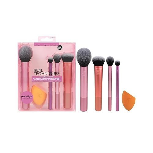 Real Techniques 5 Piece Everyday Essentials Makeup Brush Set, Includes 4 Brushes & Makeup Sponge, For Foundation, Blush, Bronzer, Contour, Eyeshadow