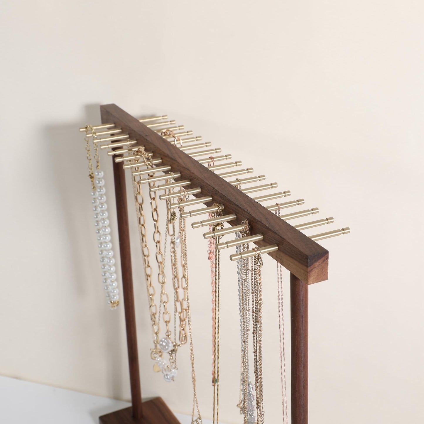 GemeShou Large necklace hanger shelf with 17 copper bars, Wooden jewelry storage organizer rack for hanger necklace bracelet, necklace display stand…