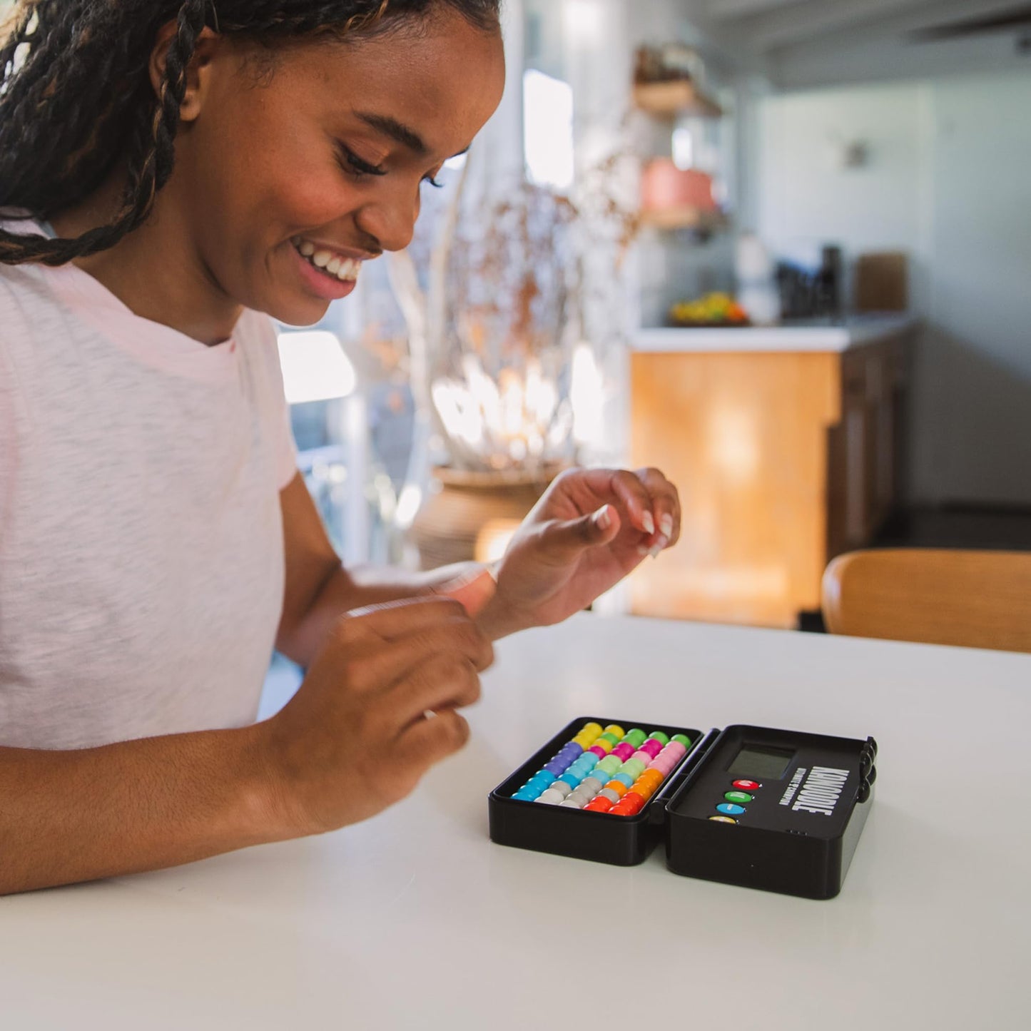 Educational Insights Kanoodle Ultimate Champion – 3D Brain Teaser Puzzle with Timer, Handheld Travel Game for Kids, Teens & Adults Ages 7+