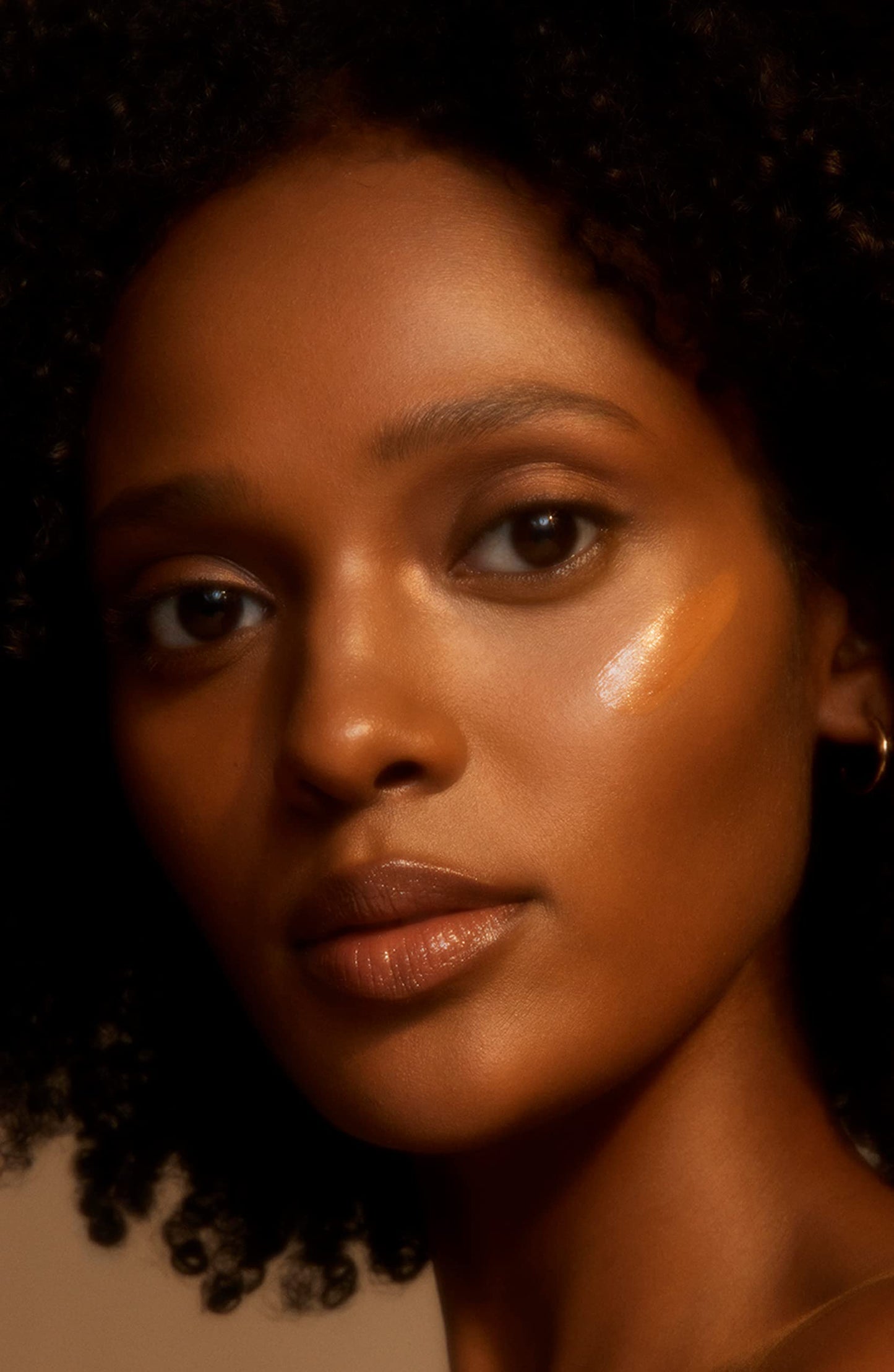 Clé De Peau Beauté, The Foundation SPF 22, 1 Fl Oz, O100 Rich Deep Ocher