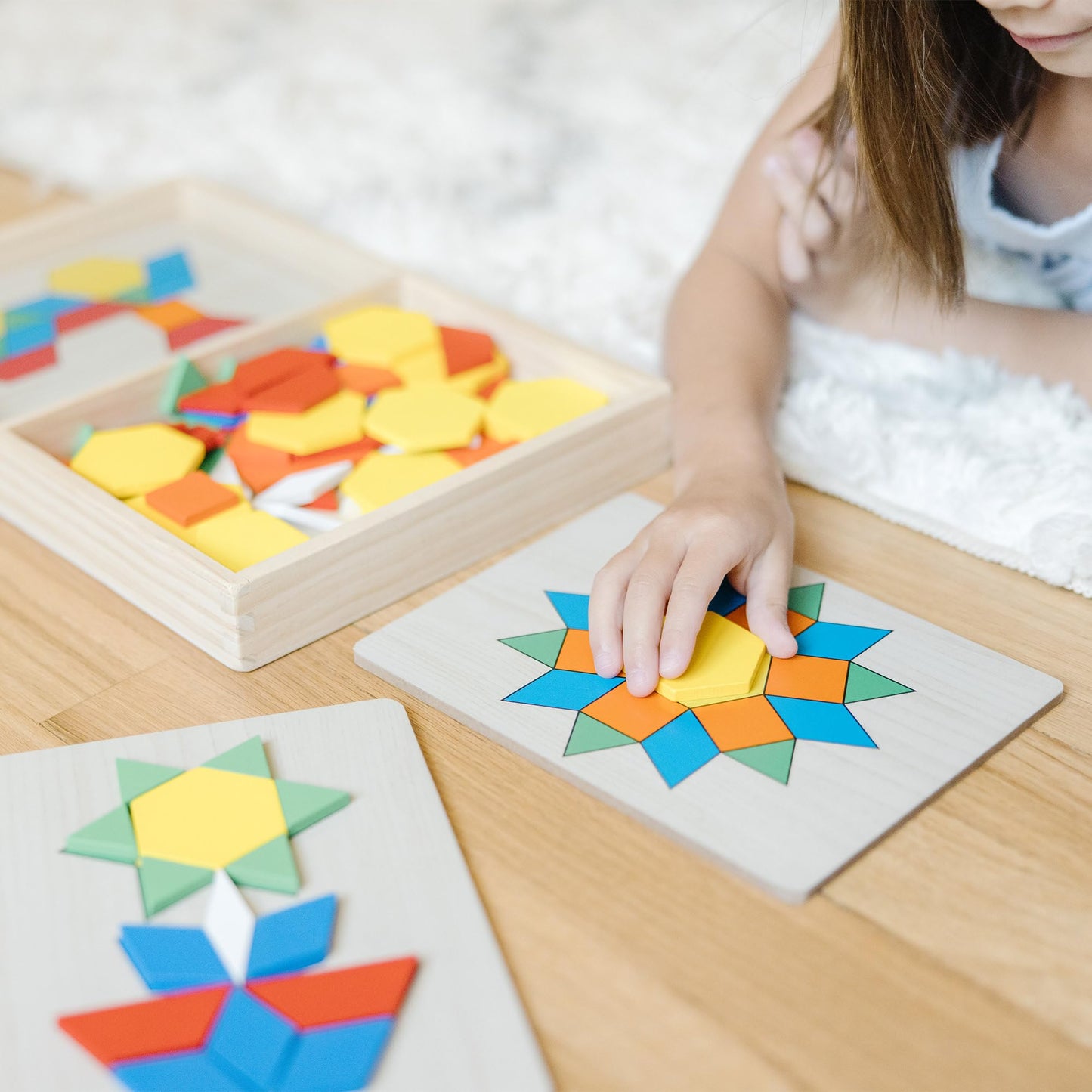 Melissa & Doug Pattern Blocks and Boards - Classic Toy With 120 Solid Wood Shapes and 5 Double-Sided Panels