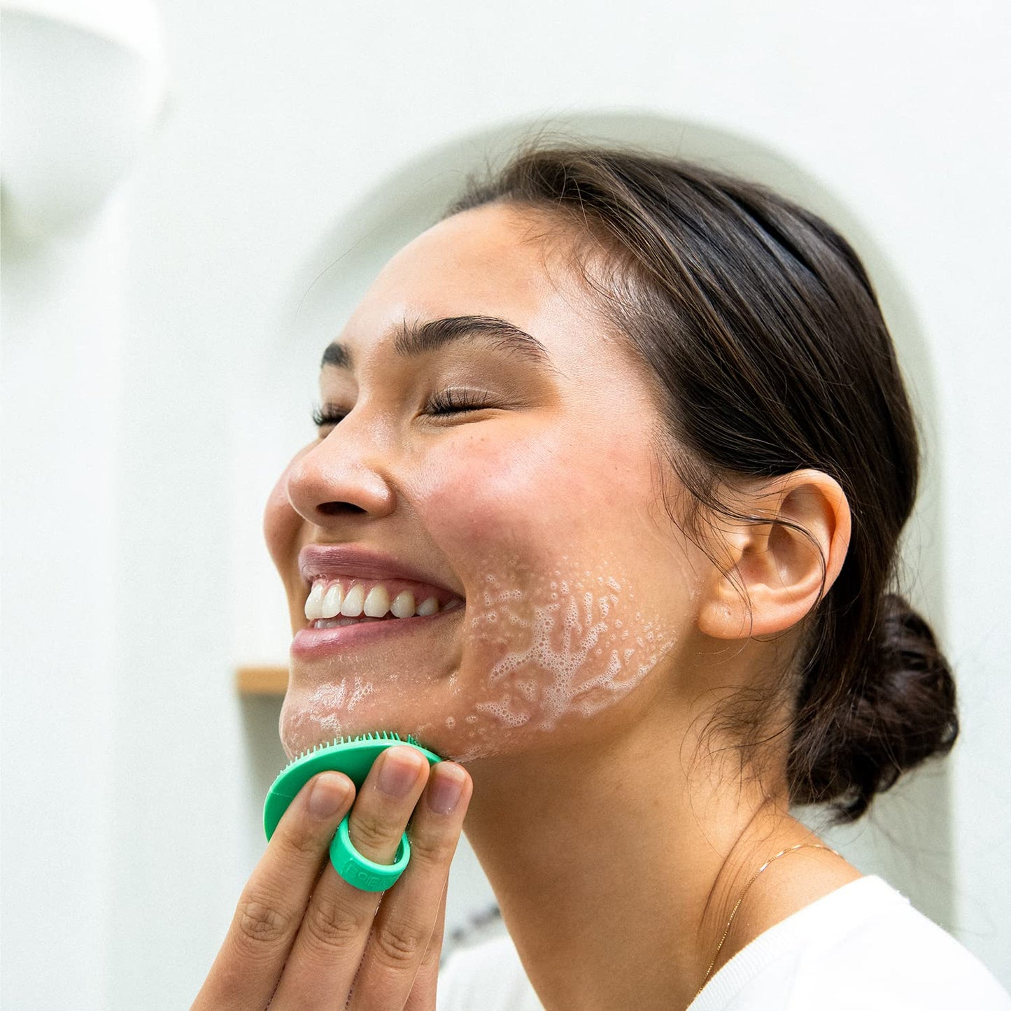 Boie USA Face Scrubber - Handheld Facial Tool, Deep Cleansing Exfoliating Facial Brush. Fights Acne with Gentle, Silicone-Like Bristles, Long Lasting