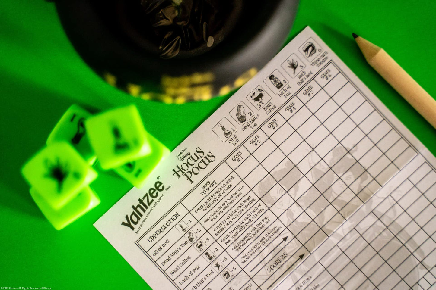 USAOPOLY YAHTZEE: Disney Hocus Pocus | Collectible Witch~'s Caldron Dice Cup Classic Family Game Based on Film Great for Night Officially-Licensed &…