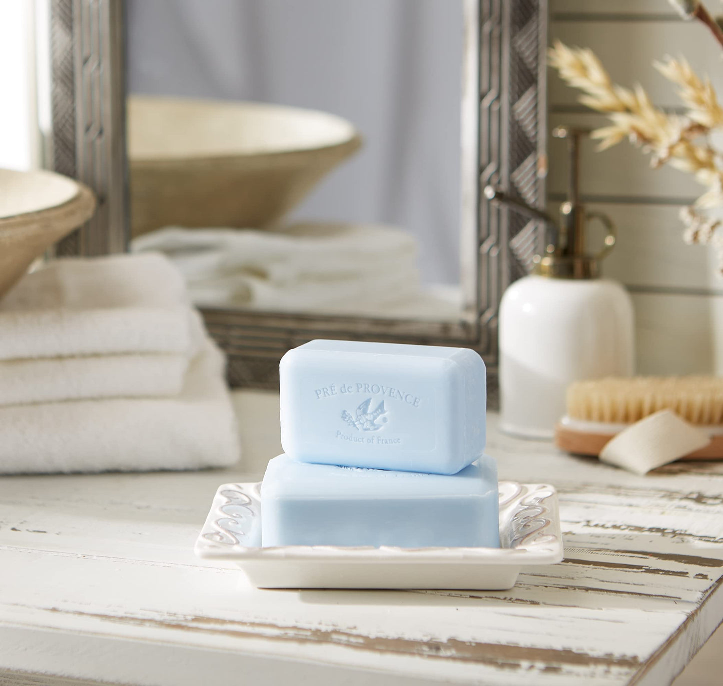 Pre de Provence Artisanal Soap Bar, Enriched with Organic Shea Butter, Natural French Skincare, Quad Milled for Rich Smooth Lather, 8.8 Ounce, Ocean