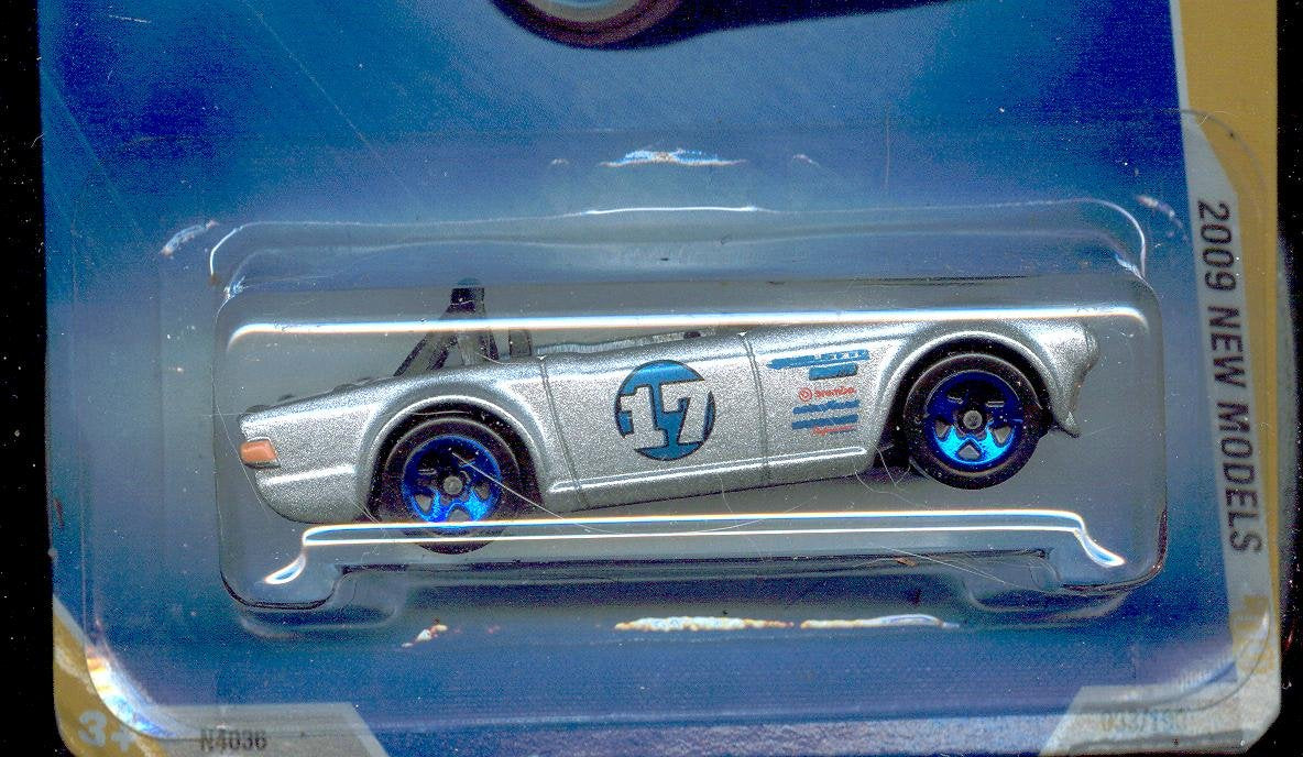 Hot Wheels 2009-33/42 NEW Models 033/190 SILVER Triumph Tr6 1:64 Scale