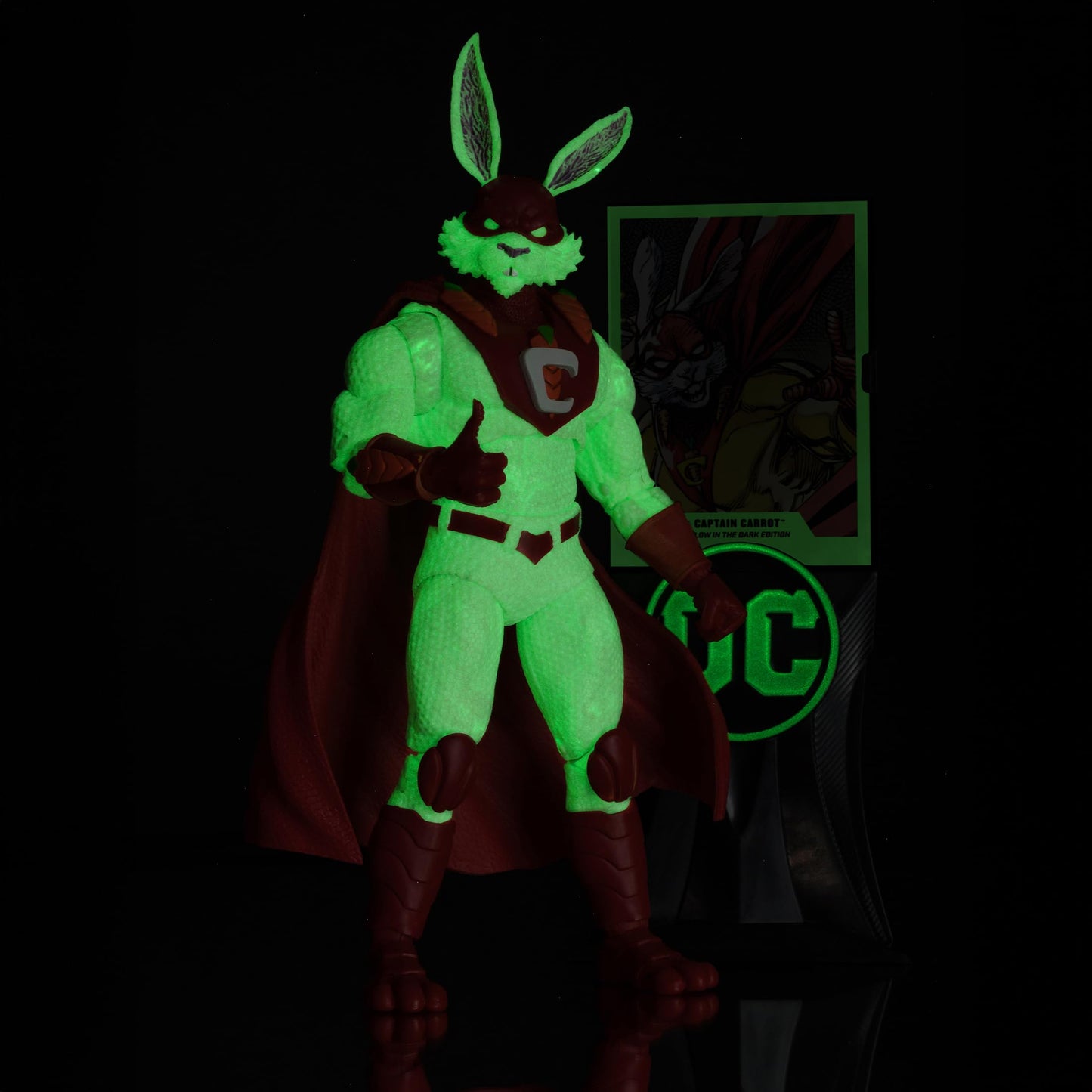 McFarlane Toys - DC Multiverse Captain Carrot (Justice League Incarnate), Glow in The Dark Edition, 7in Action Figure, Gold Label, Amazon Exclusive