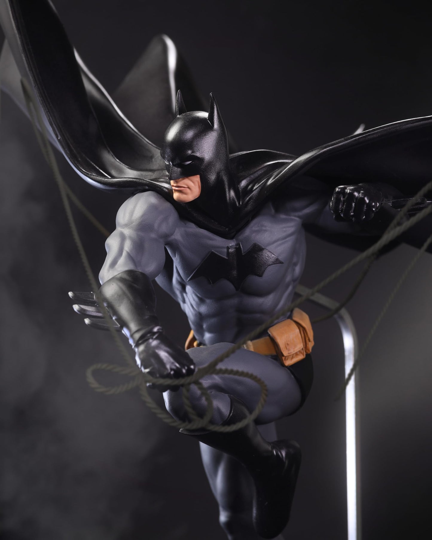 McFarlane Toys - DC Direct DC Designer Series Batman by Dan Mora 1:6th Scale Resin Statue