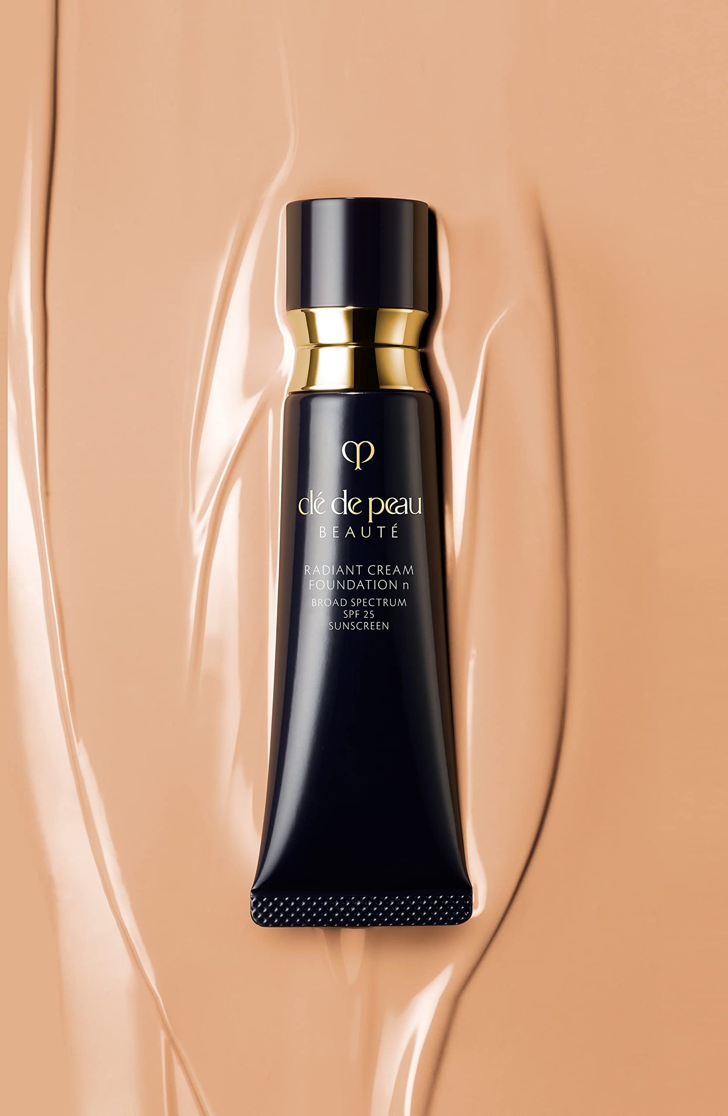 Clé de Peau Beauté, Radiant Cream Foundation SPF 25, O10