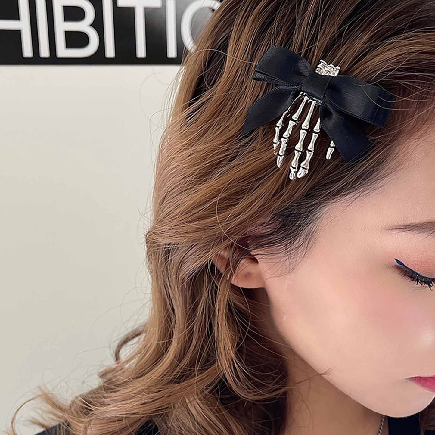Utavu 2pcs Skeleton Hair Clip Claw Skeleton Hand Hair Clip Bone Clips Spooky Skull Goth Hair Clips Halloween Hair Accessories for Women Girls, Pack