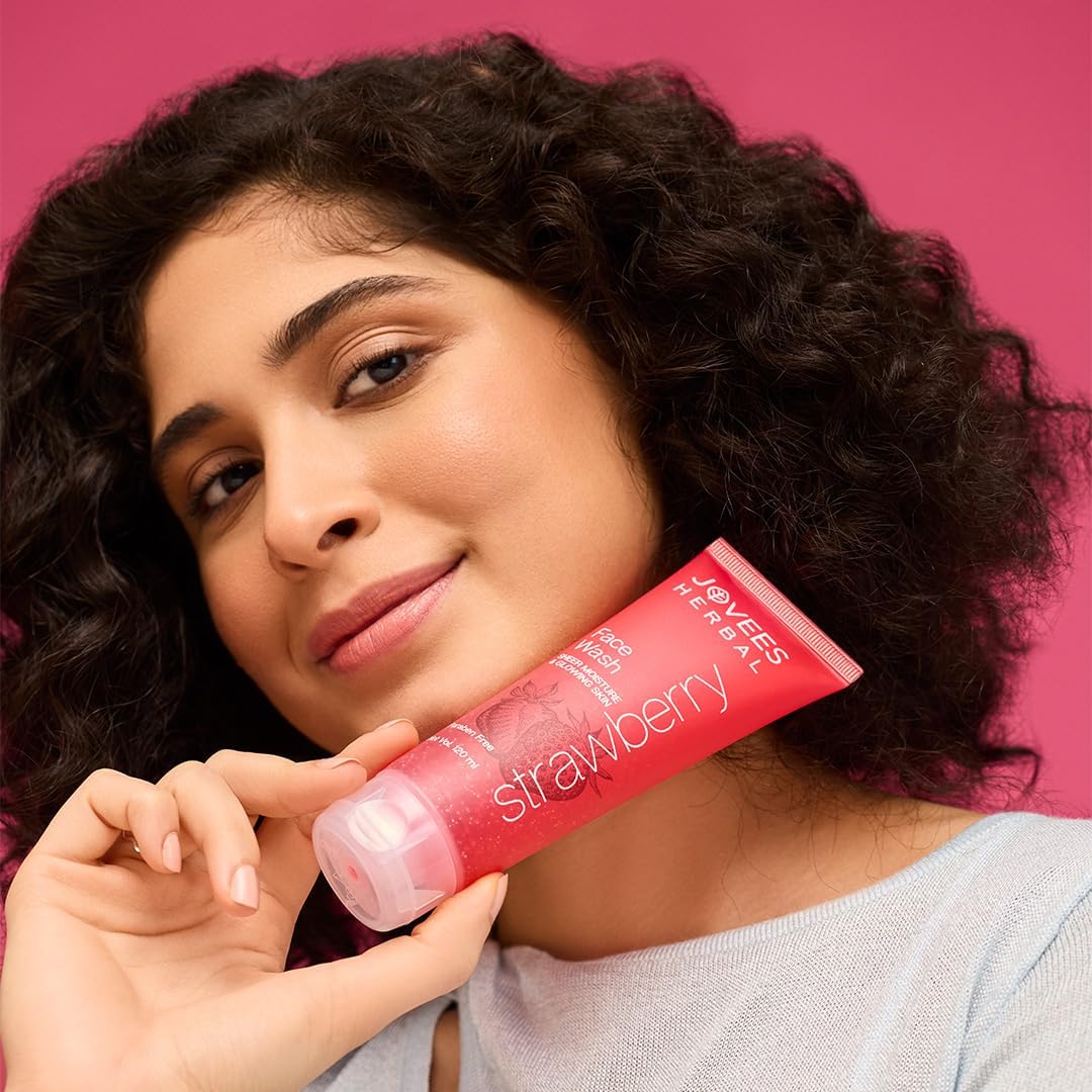 Jovees Daily Use Strawberry Face Wash 50gm