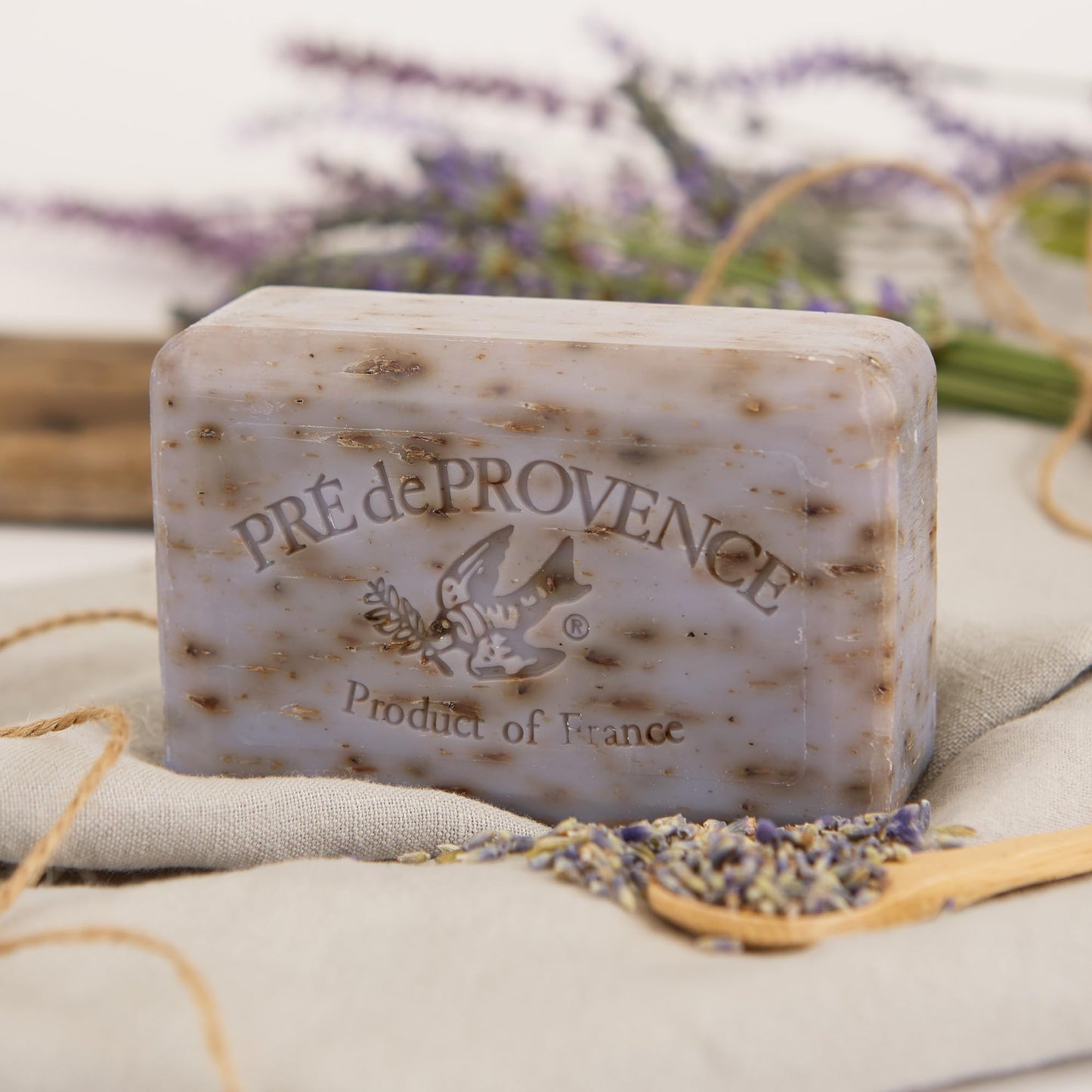 Pre de Provence Artisanal Soap Bar, Enriched with Organic Shea Butter, Natural French Skincare, Quad Milled for Rich Smooth Lather, Lavender, 8.8