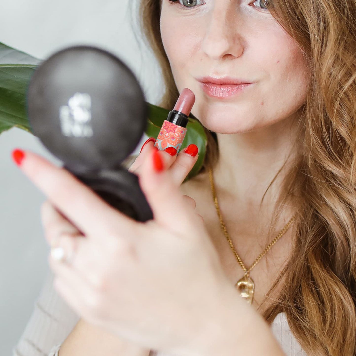 6 Pack Balm Holder, Compact Clip-On Lipstick Holder Premium Release Clip Neoprene Sleeve Balm with Hang Fits Most Standard Lip Balm