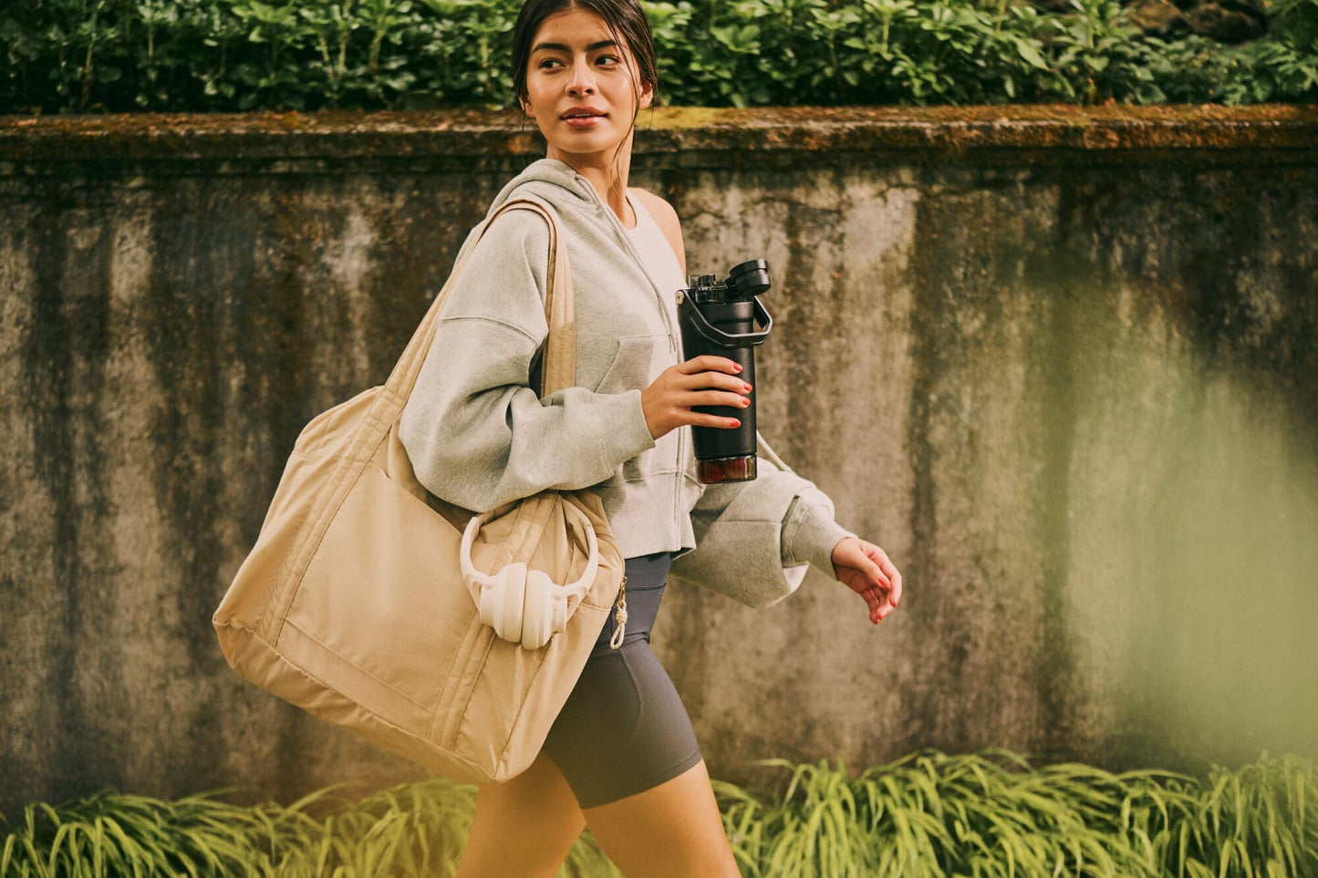 Stanley Activate Shaker Bottle 20 oz | Leakproof Insulated Stainless Steel Shaker Cup | Base Storage and Twist On Fast Flow Lid | Protein Shakes