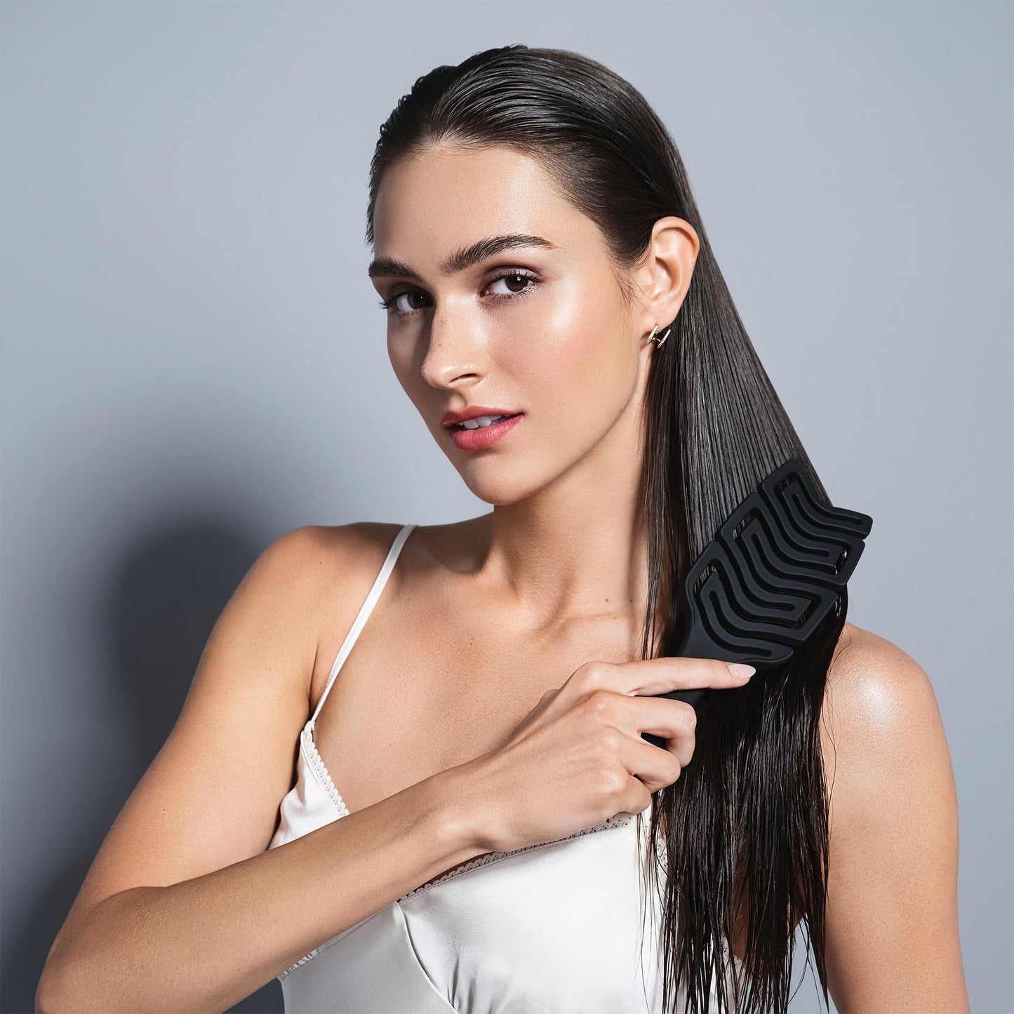 The Hair Edit Detangle & Massage Brush Wet & Dry Brush With Ergonomic Paddle, Non Slip Grip Scalp Massager with Soft Flexible Bristles, Anti-Breakage