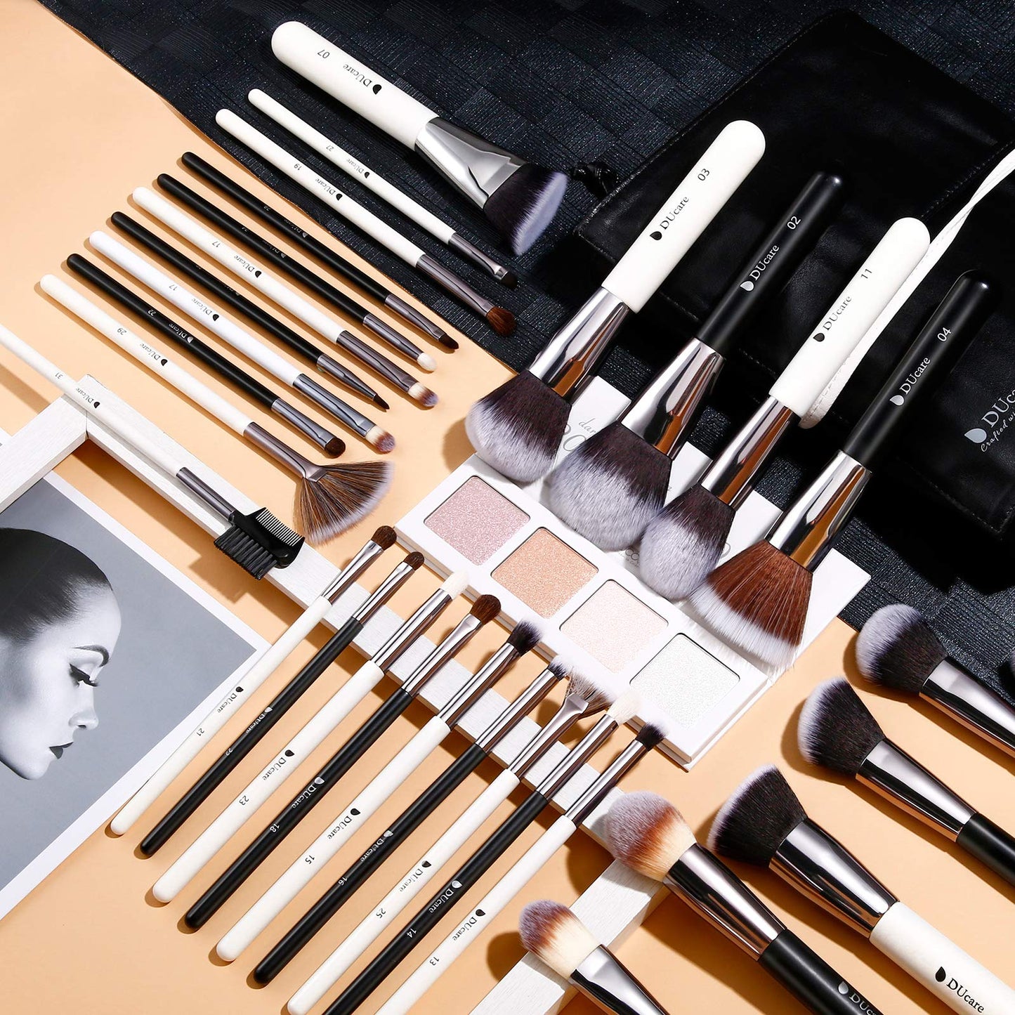 DUcare Professional Makeup Brushes Set 31Pcs Panda Series Makeup Brush Set Kabuki Foundation Blending Face Powder Blush Concealers Eye Shadows
