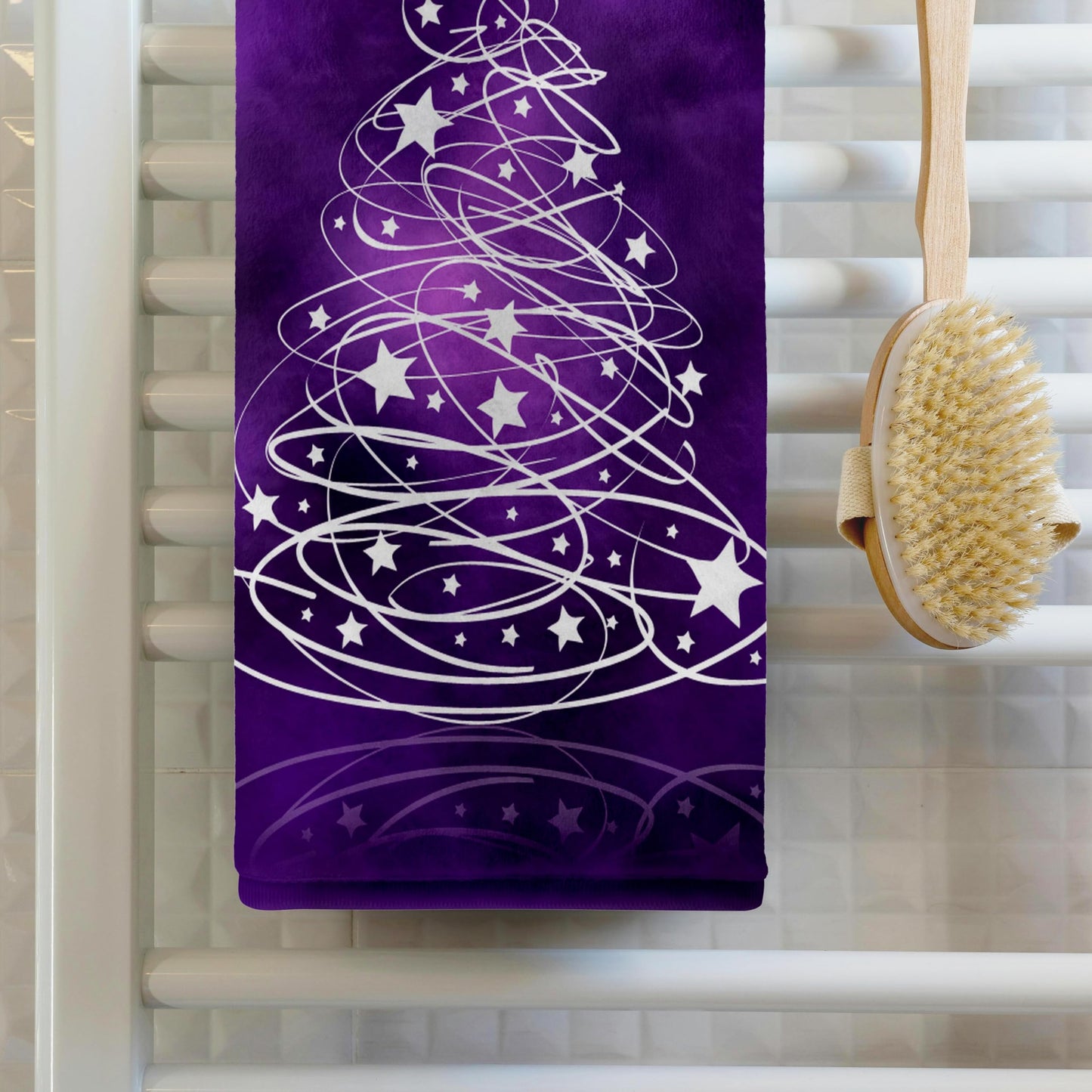 3D Rose Sparkling Christmas Tree On Purple Towel, 15" x 22", Multicolor