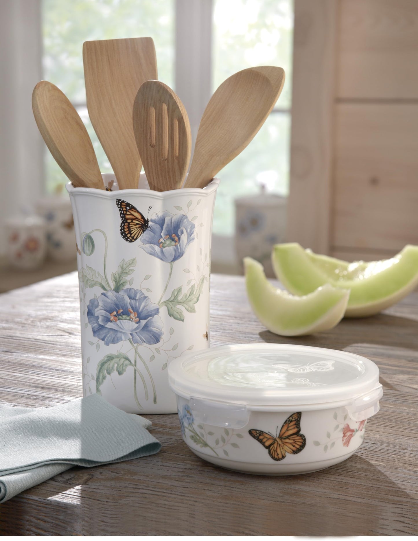 Lenox 824646 Butterfly Meadow Serve & Store Container, Small Container 6.25"D x 2.75"H