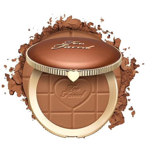Too Faced Chocolate Soleil Matte Blurring Bronzer | Matte Bronzer Powder that Mimics Natural Skin for Blurred Sun-Kissed Effect, Milk Chocolate, 0.28