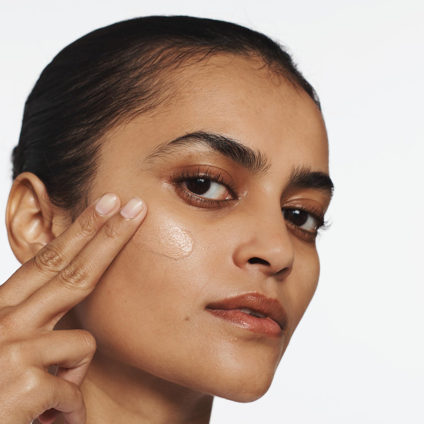 Clinique Superbalanced Oil Free Liquid Foundation Makeup For Dry to Oily Skin Types | Hydrating + Moisturizing | Moderate Coverage + Natural Finish