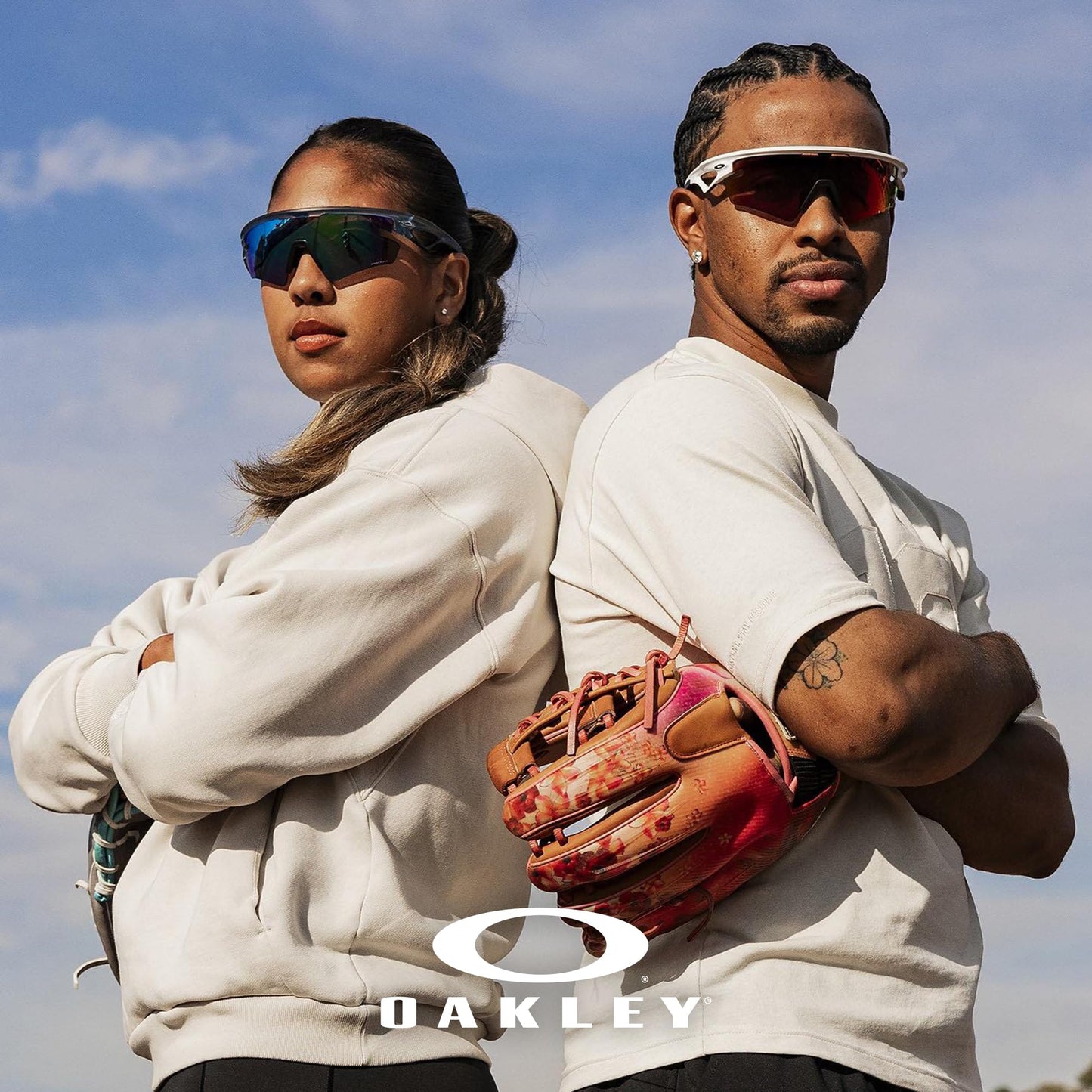 Oakley OO9245 Frogskins Low Bridge Fit Square Sunglasses, Crystal Clear/Prizm Sapphire, 54 mm