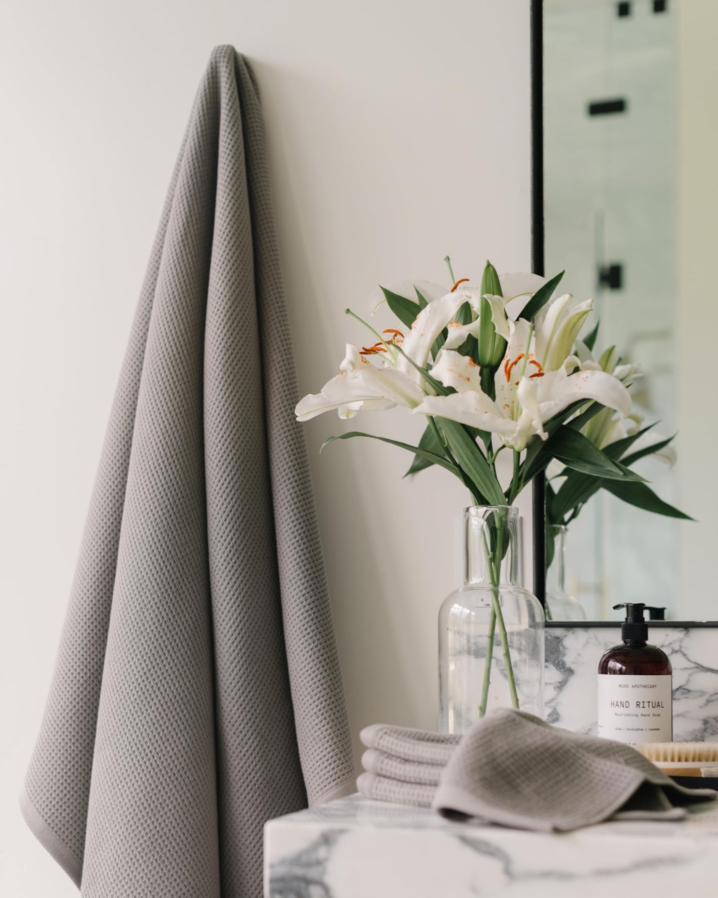 Cozy Earth Complete Waffle Bath Bundle - 60% Cotton 40% Viscose from Bamboo - Quick Dry & Ultra-Soft Waffle Weave Bath Towels - 4 Washcloths, 2 Hand…