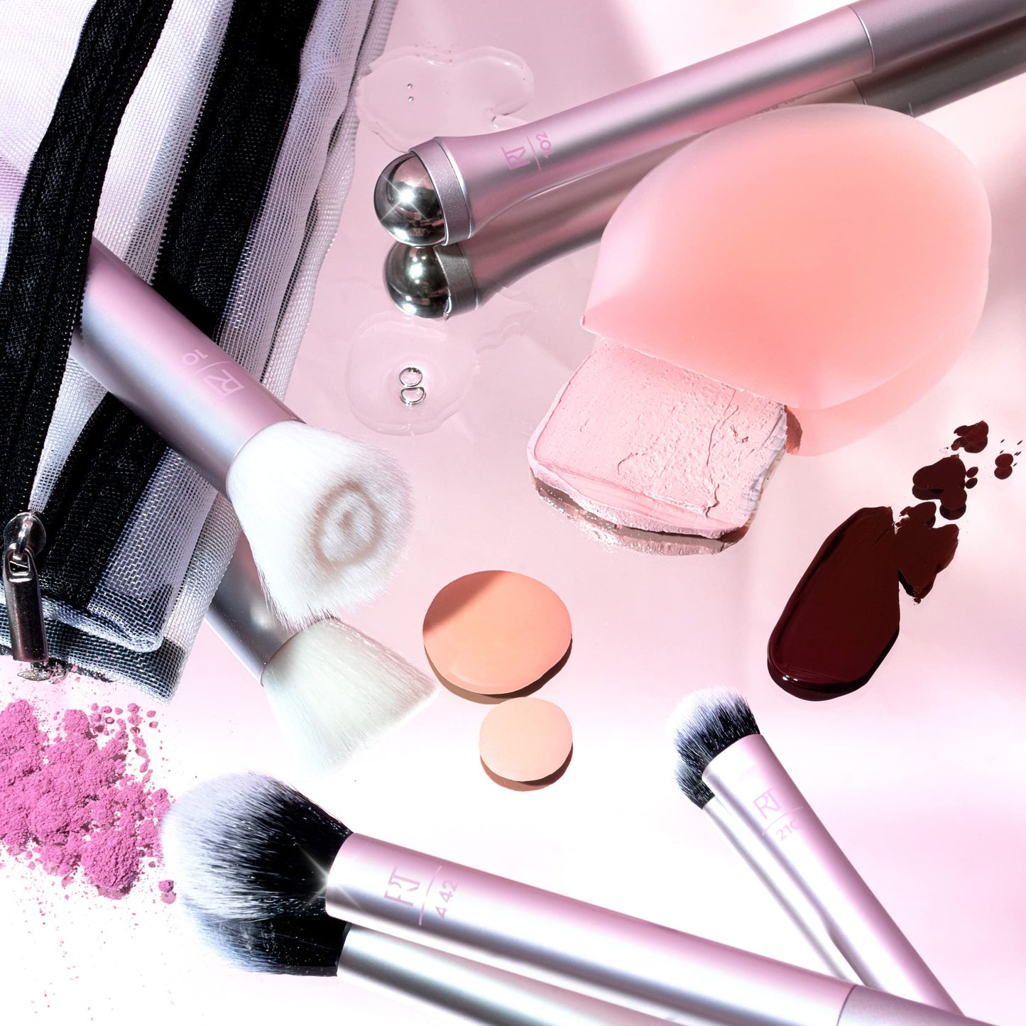 Real Techniques Limited Edition Me Time Makeup Brush and Skin Care, 6 Piece Valentine’s Day Gift Set, Perfect For Wife, Spouse, Girlfriend