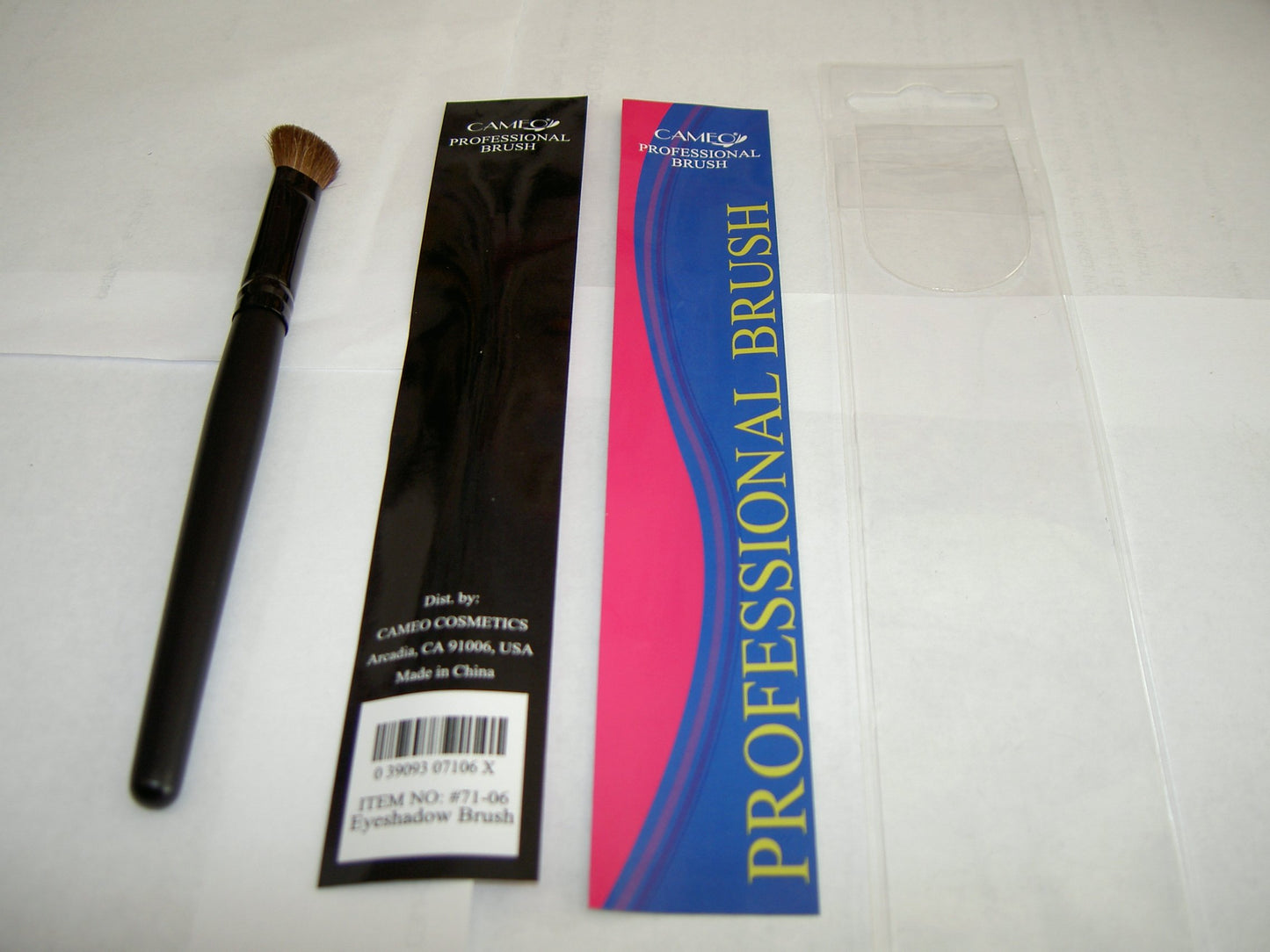 Cameo Eyeshadow Brush