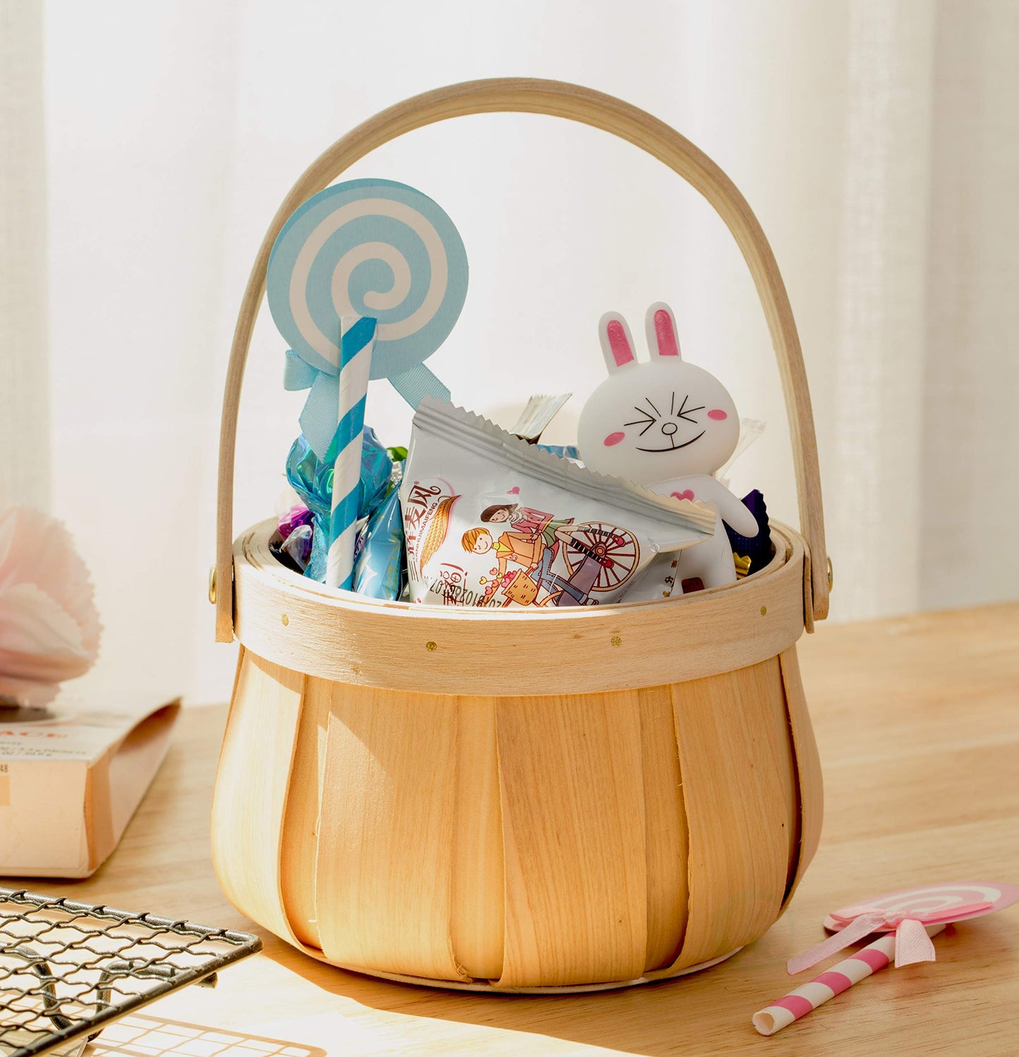 Vintiquewise Small Round Natural Woodchip Wooden Decorative Storage Basket with Handle