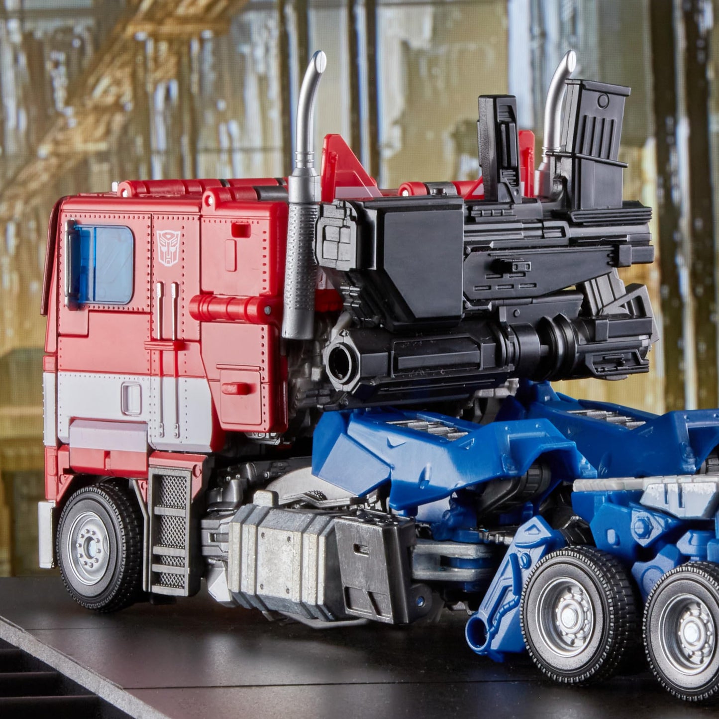 Transformers Movie Masterpiece Series MPM-12 Optimus Prime Collector Figure from Bumblebee Movie - Ages 8 and Up, 11-inch