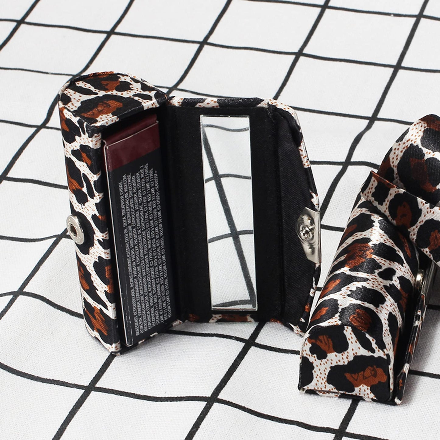 Tiger007 Lipstick Case with Mirror, 3 pcs Lipstick Case Holder with Leopard Pattern Style, Vintage Leopard Print Cloth Lipstick Box (Leopard pattern)