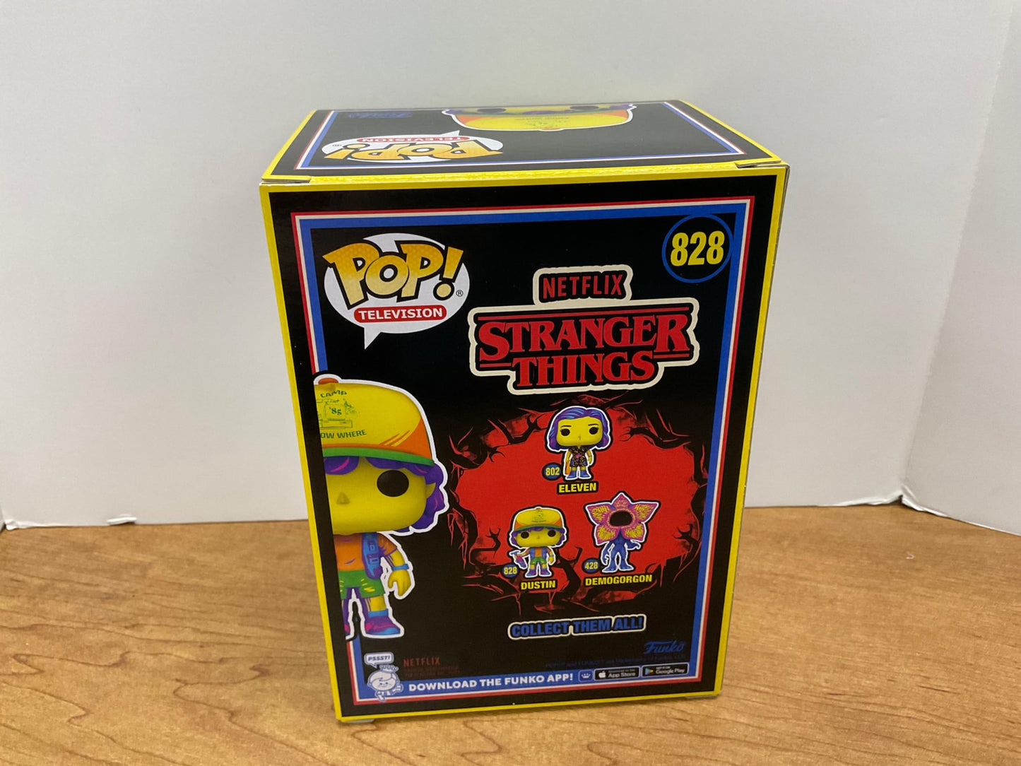Funko Stranger Things Dustin Beef Tee Black Light GITD Glow in The Dark Special Edition POP TV #828 Vinyl Figure