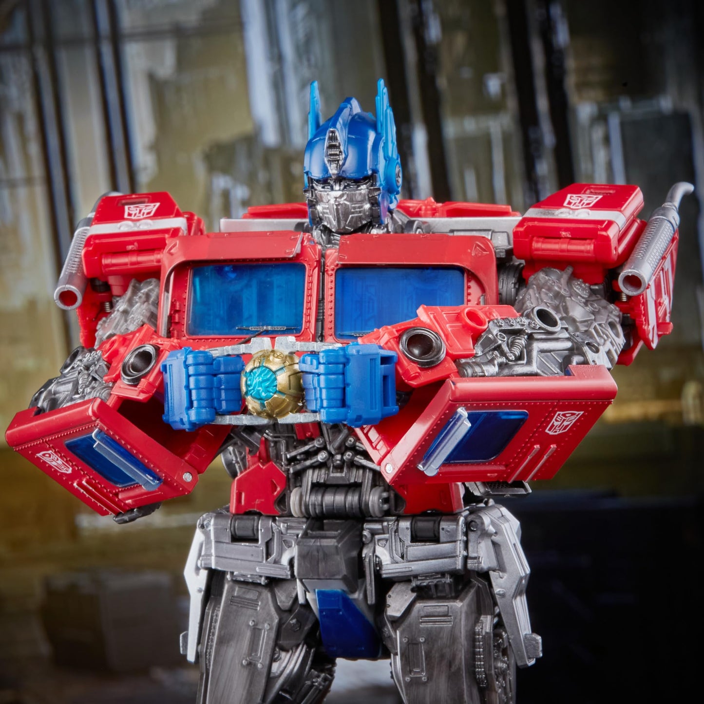 Transformers Movie Masterpiece Series MPM-12 Optimus Prime Collector Figure from Bumblebee Movie - Ages 8 and Up, 11-inch