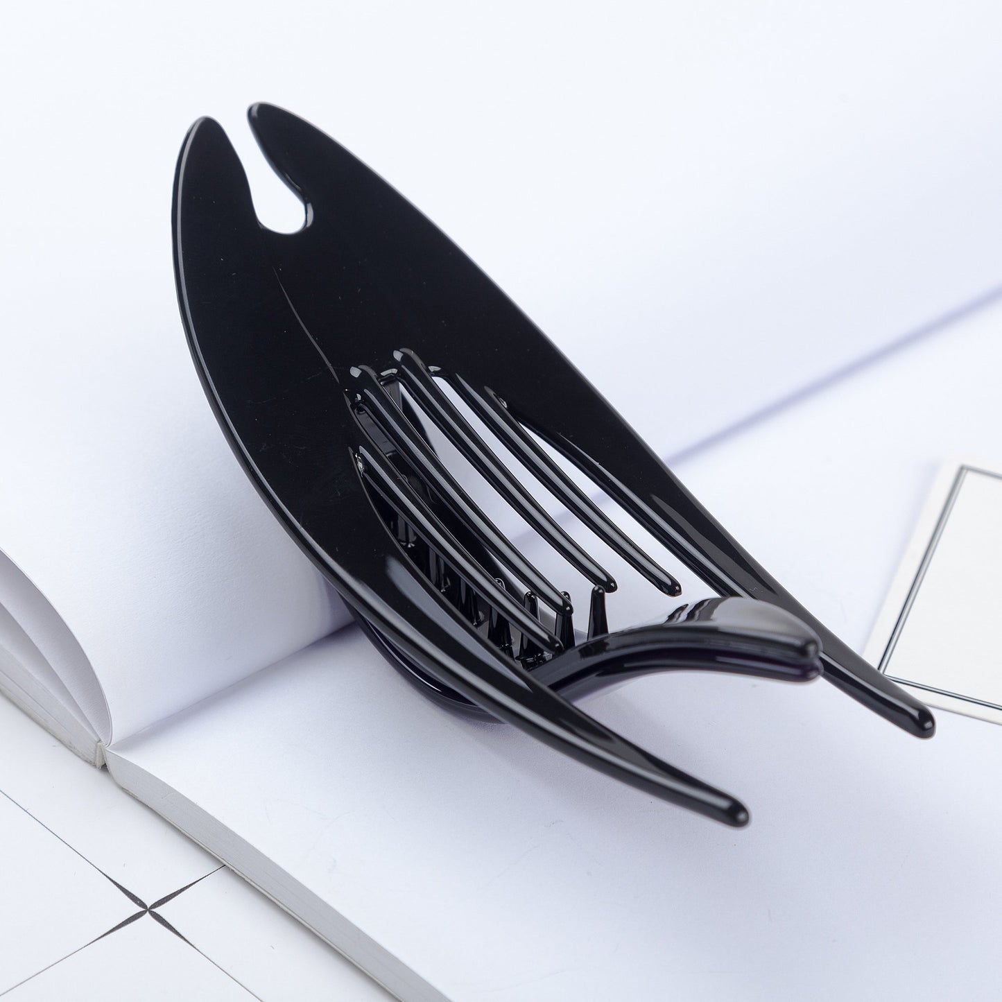 Prettyou 4.7 inches Handmade Celluloid French Design Tortoise Shell Barrettes Side-slide Opening Duck Luxury Fashion Accessories Hair Clip Claw