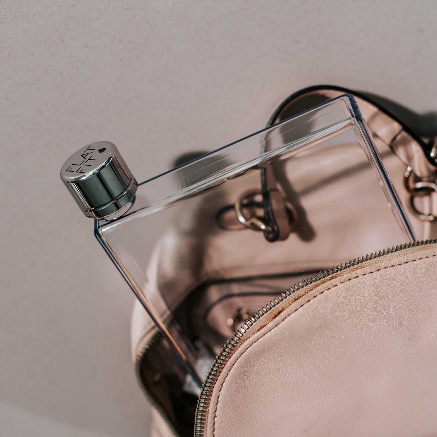 OutdoorHero FLATFIT Water Flask - Leak-Proof Slim Water Bottle - Large Capacity, Flat Design Fits In Purses & Backpacks - BPA Free Travel Bottle