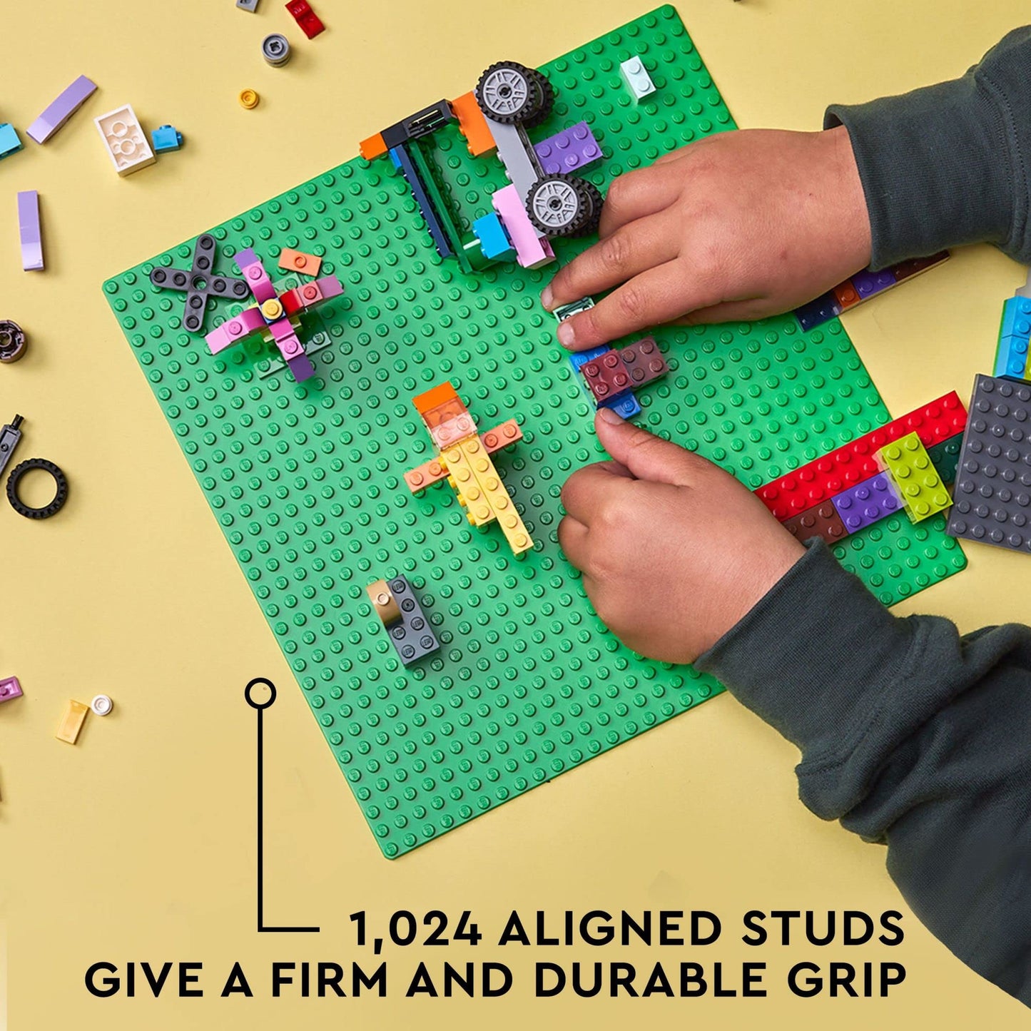 LEGO Classic Green Baseplate 32x32 Studs – Square Foundation for Building, Playing & Displaying Brick Creations, Landscapes 11023