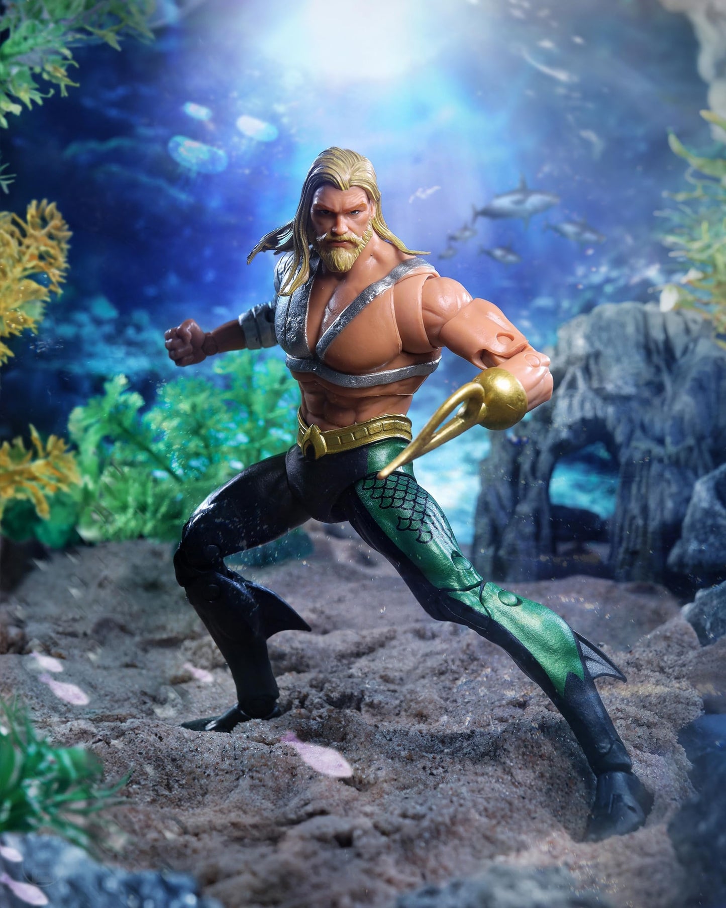 McFarlane Toys - DC Multiverse Aquaman (JLA) 7in Build-A Figure - Style may vary