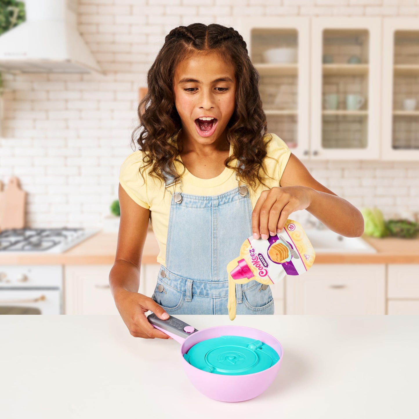 Cookeez Makery Pancake Treatz. Mix & Flip a Plush Best Friend! Place Your Pancake Mix on The Pan and Be Amazed When A Scented, Interactive Plush…