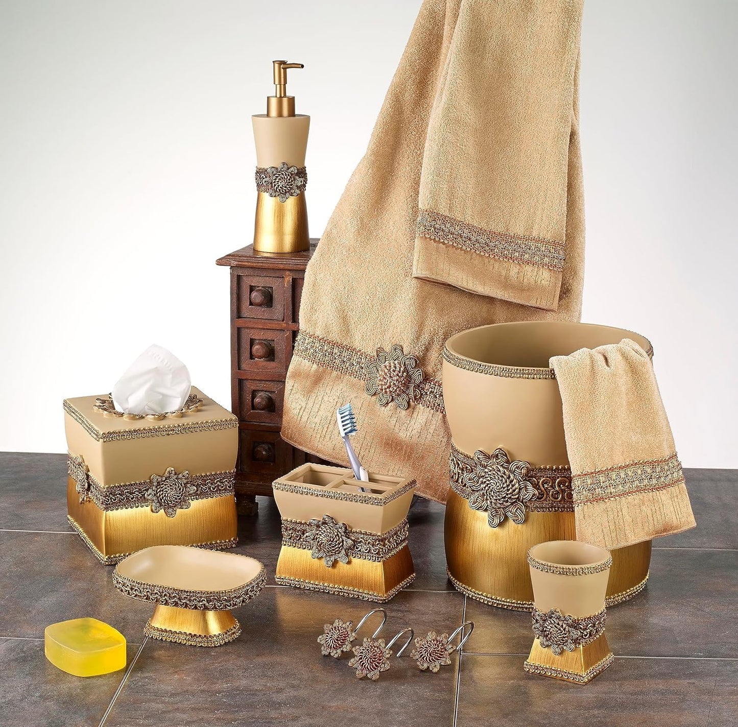 Avanti Linens - 3pc Towel Set, Soft & Adsorbent Cotton Towels (Braided Medallion Collection)