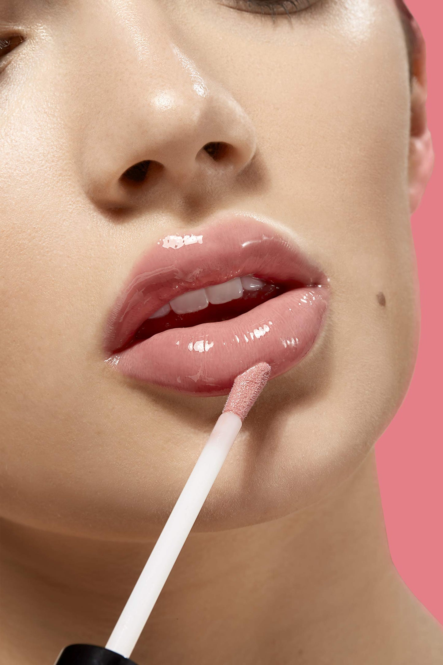 e.l.f. Cosmetics Tinted Lip Oil, Long Lasting & Sheer Coverage, Non-Sticky, Hydrates, Adds Shine, Infused with Jojoba, Apricot & Vitamin E, Pink Kiss