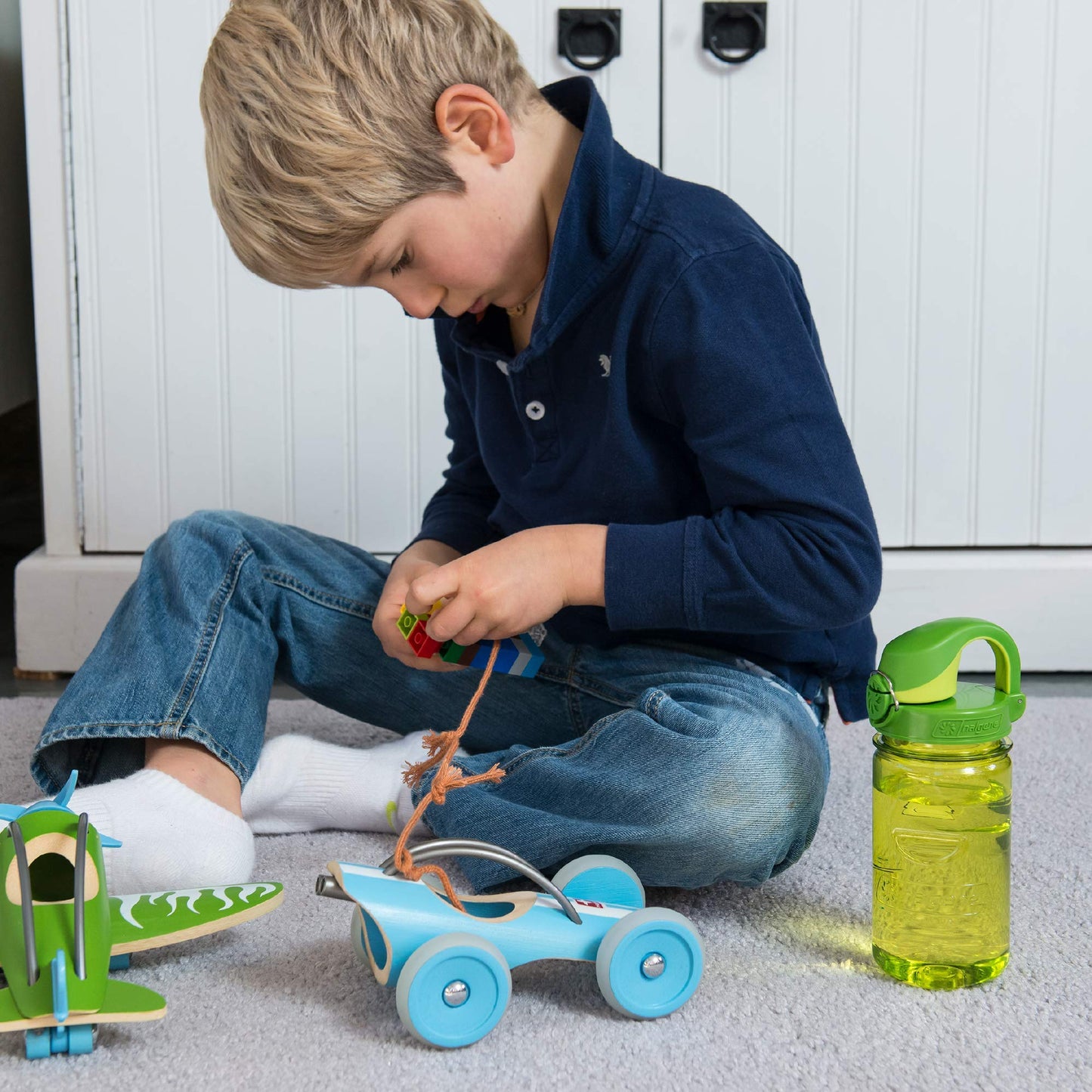 Nalgene Kids On The Fly Water Bottle, Leak Proof, Durable, BPA and BPS Free, Carabiner Friendly, Reusable and Sustainable, 12 Ounces, Green